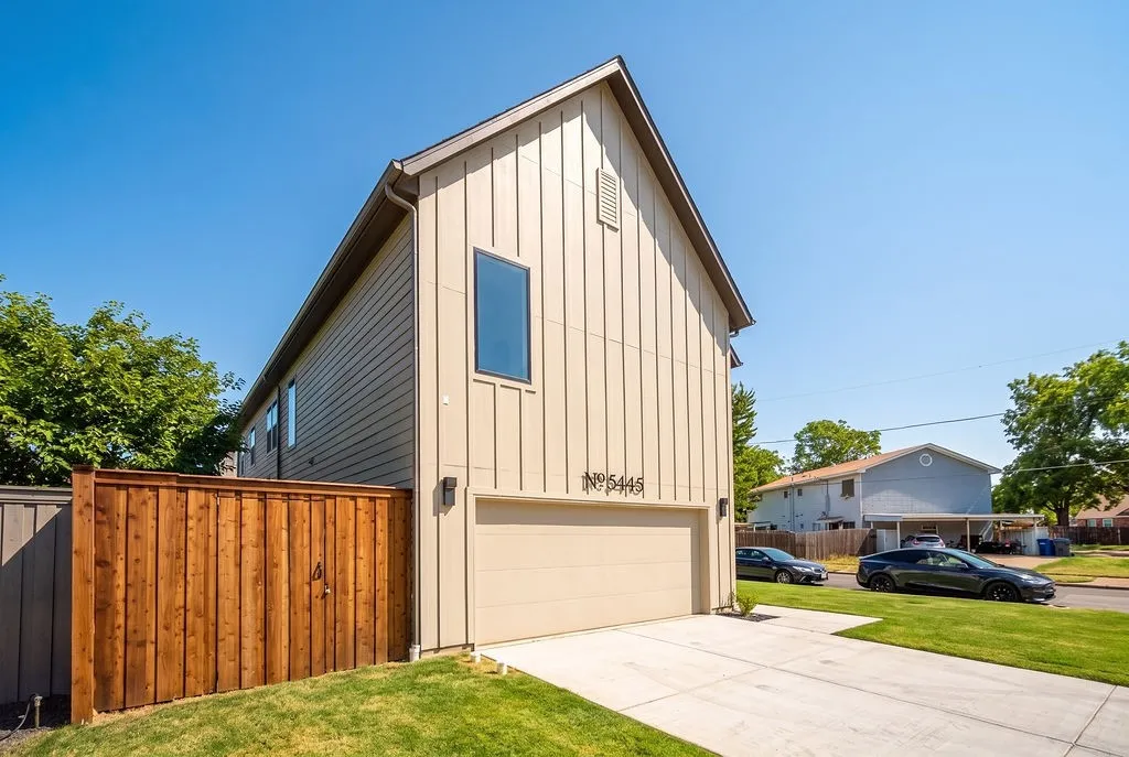 Duplex For Rent in Dallas County , 5445 Terry Street, Dallas, Texas 75223, 3 Bedroom, 3 Bathroom, 2 Garage spaces, 2,234 Sqft, built in 2026, mls#21356517, Real Estate Agent in Dallas, Homes For Rent in Dallas county, Homes For Rent in Dallas, Realtor in Dallas Texas, Real Estate Brokerage Independent Realty Texas, Luminita Cordes Realtor