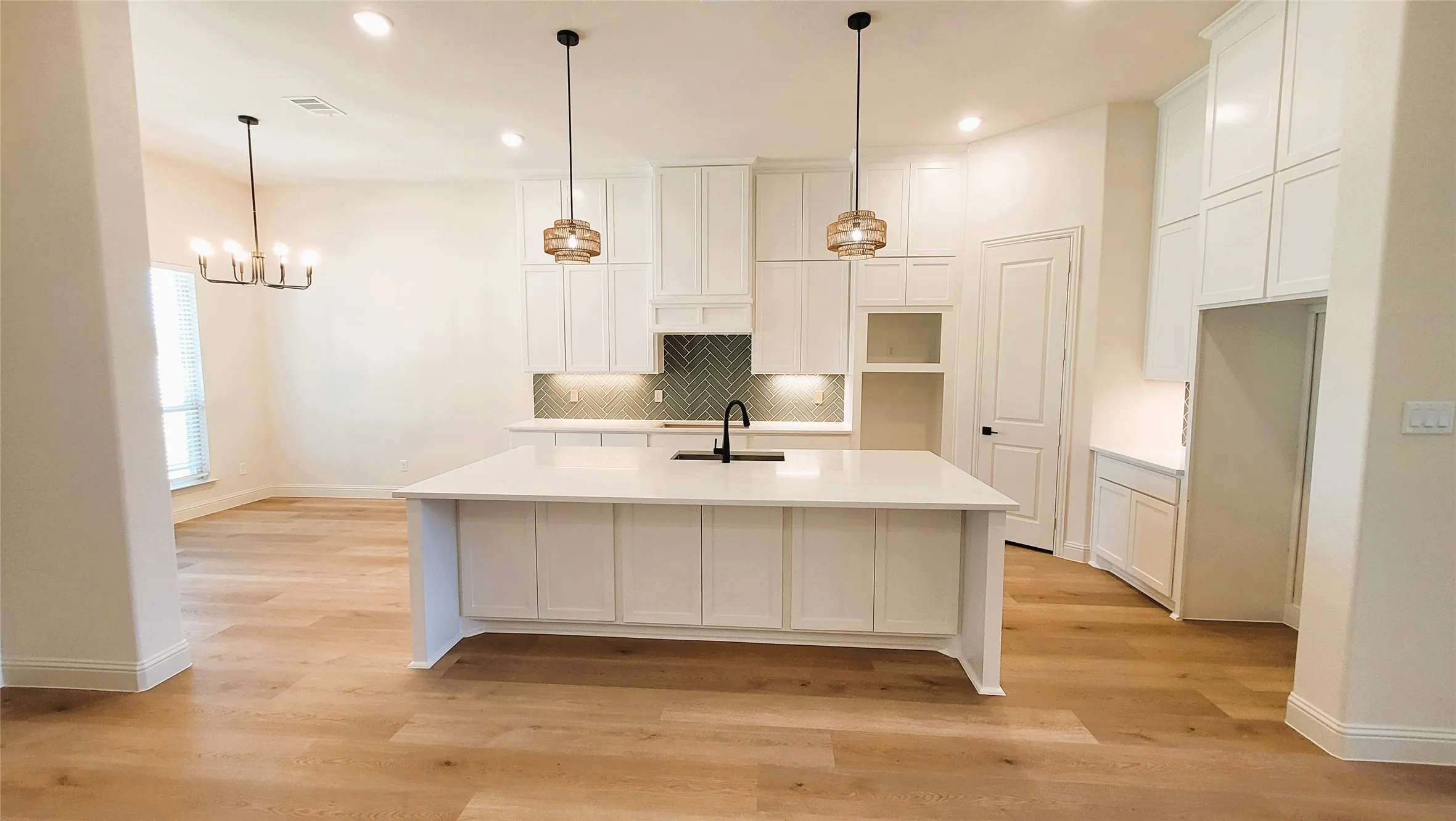 Single Family Residence For Sale in Ellis County , 6841 Southrock Drive, Midlothian, Texas 76065, 4 Bedroom, 3 Bathroom, 3 Garage spaces, 2,624 Sqft, built in 2026, mls#21360839, Real Estate Agent in Midlothian, Homes For Sale in Ellis county, Homes For Sale in Midlothian, Realtor in Midlothian Texas, Real Estate Brokerage Independent Realty Texas, Luminita Cordes Realtor