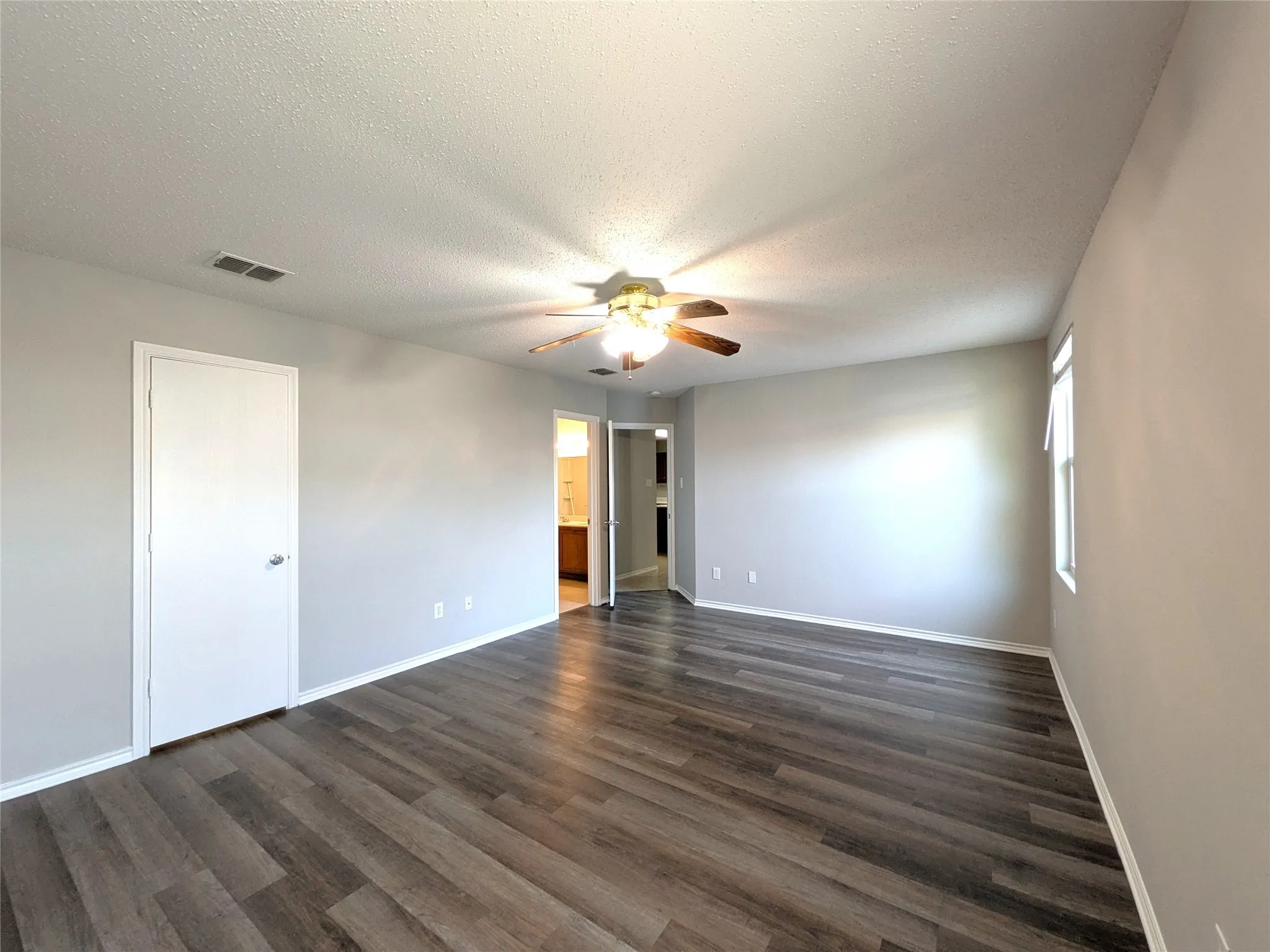 Single Family Residence For Rent in Denton County , 1736 Carolina Ridge Way, Fort Worth, Texas 76247, 4 Bedroom, 2 Bathroom, 2 Garage spaces, 2,093 Sqft, built in 2005, mls#21360841, Real Estate Agent in Fort Worth, Homes For Rent in Denton county, Homes For Rent in Fort Worth, Realtor in Fort Worth Texas, Real Estate Brokerage Independent Realty Texas, Luminita Cordes Realtor