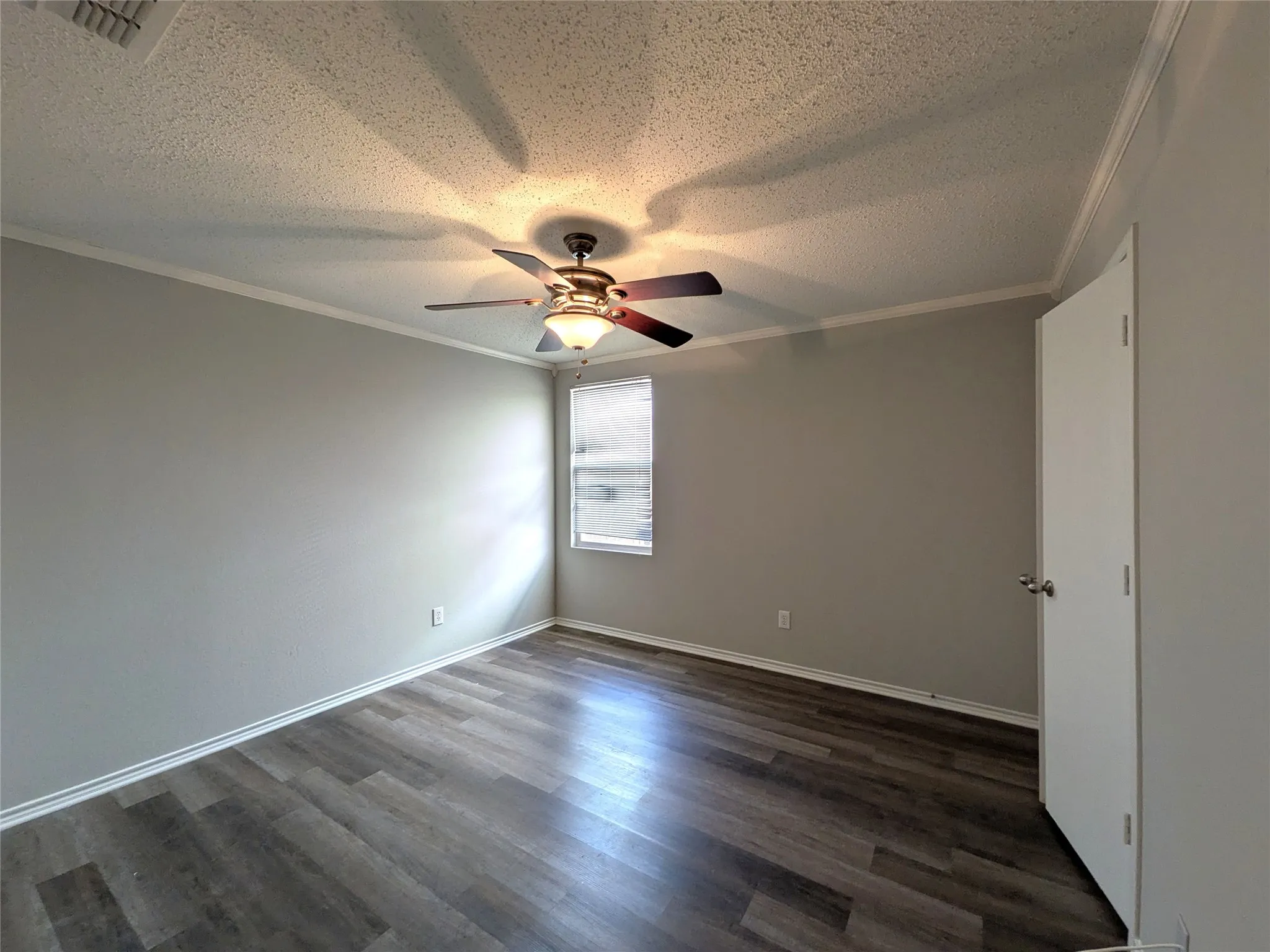 Single Family Residence For Rent in Denton County , 1736 Carolina Ridge Way, Fort Worth, Texas 76247, 4 Bedroom, 2 Bathroom, 2 Garage spaces, 2,093 Sqft, built in 2005, mls#21360841, Real Estate Agent in Fort Worth, Homes For Rent in Denton county, Homes For Rent in Fort Worth, Realtor in Fort Worth Texas, Real Estate Brokerage Independent Realty Texas, Luminita Cordes Realtor