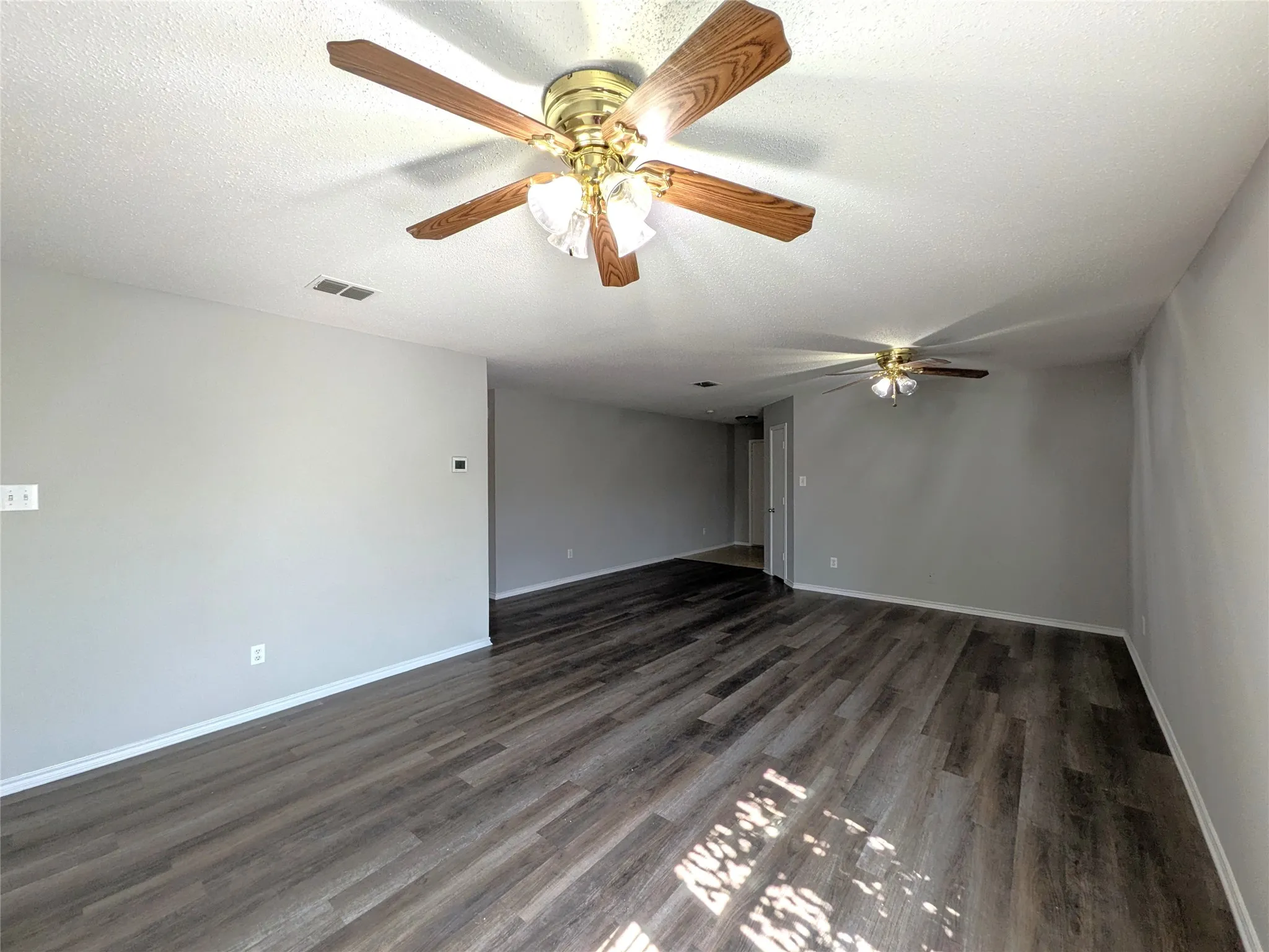 Single Family Residence For Rent in Denton County , 1736 Carolina Ridge Way, Fort Worth, Texas 76247, 4 Bedroom, 2 Bathroom, 2 Garage spaces, 2,093 Sqft, built in 2005, mls#21360841, Real Estate Agent in Fort Worth, Homes For Rent in Denton county, Homes For Rent in Fort Worth, Realtor in Fort Worth Texas, Real Estate Brokerage Independent Realty Texas, Luminita Cordes Realtor