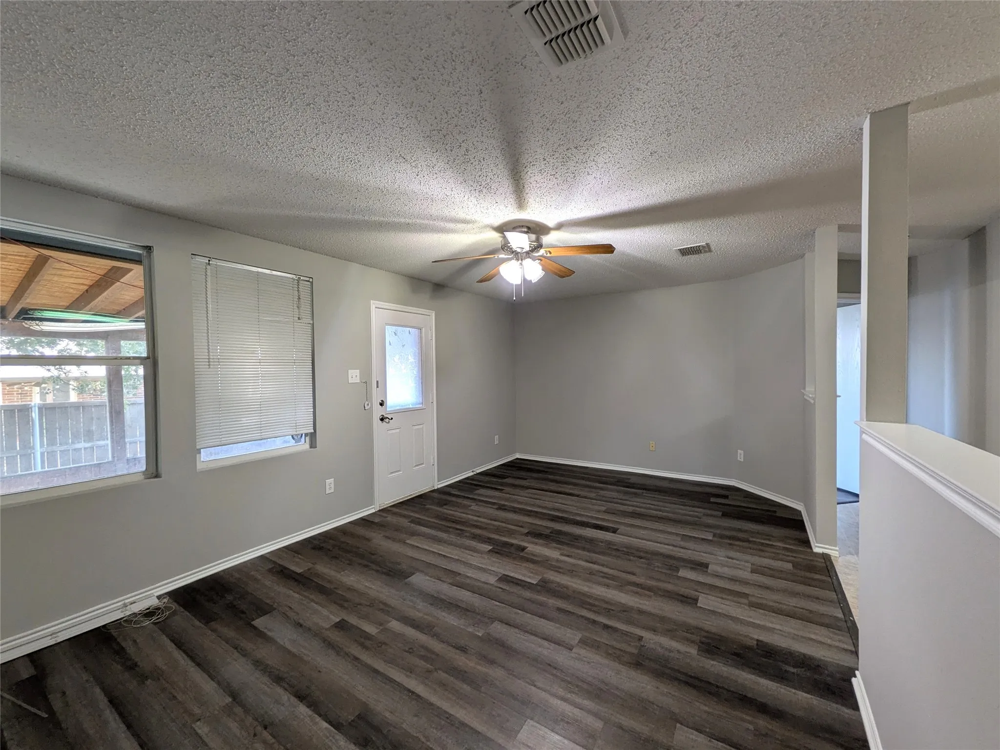 Single Family Residence For Rent in Denton County , 1736 Carolina Ridge Way, Fort Worth, Texas 76247, 4 Bedroom, 2 Bathroom, 2 Garage spaces, 2,093 Sqft, built in 2005, mls#21360841, Real Estate Agent in Fort Worth, Homes For Rent in Denton county, Homes For Rent in Fort Worth, Realtor in Fort Worth Texas, Real Estate Brokerage Independent Realty Texas, Luminita Cordes Realtor