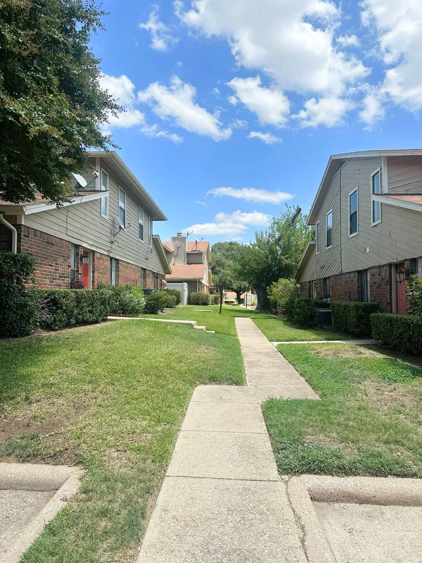 Condominium For Rent in Dallas County , 2240 TARPLEY Road 284, Carrollton, Texas 75006, 3 Bedroom, 2 Bathroom, Garage spaces, 1,083 Sqft, built in 1982, Price $1,895, mls#21360840, Real Estate Agent in Carrollton, Homes For Rent in Dallas county, Homes For Rent in Carrollton, Realtor in Carrollton Texas, Real Estate Brokerage Independent Realty Texas, Luminita Cordes Realtor