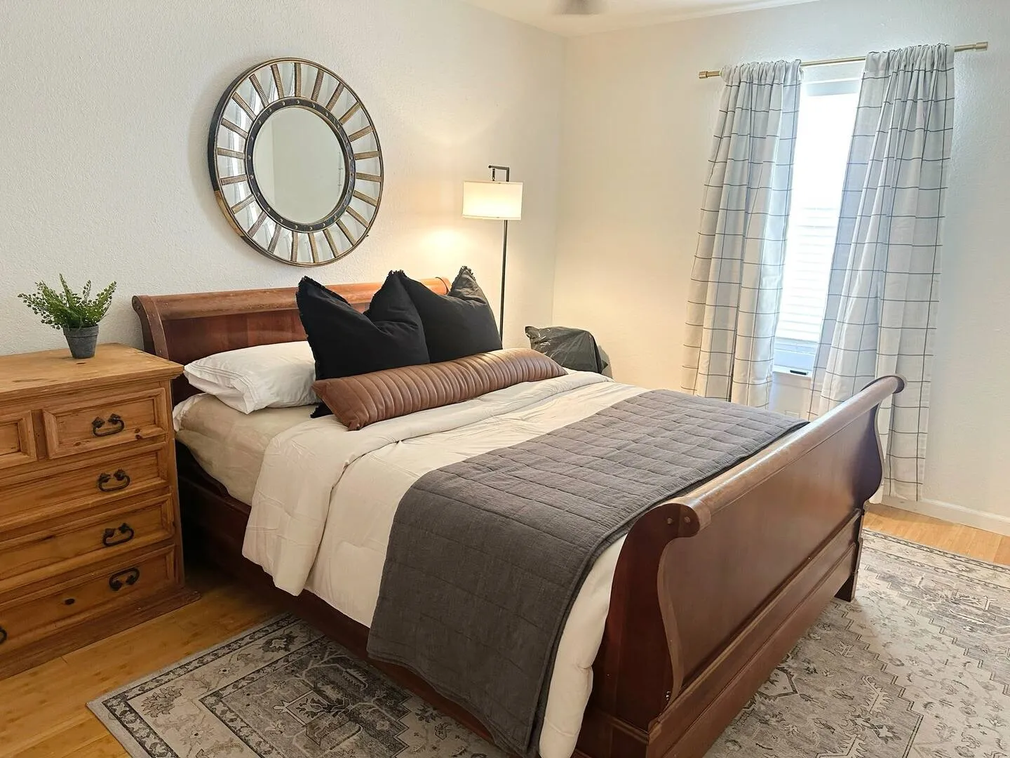 Condominium For Rent in Dallas County , 2240 TARPLEY Road 284, Carrollton, Texas 75006, 3 Bedroom, 2 Bathroom, Garage spaces, 1,083 Sqft, built in 1982, Price $1,895, mls#21360840, Real Estate Agent in Carrollton, Homes For Rent in Dallas county, Homes For Rent in Carrollton, Realtor in Carrollton Texas, Real Estate Brokerage Independent Realty Texas, Luminita Cordes Realtor