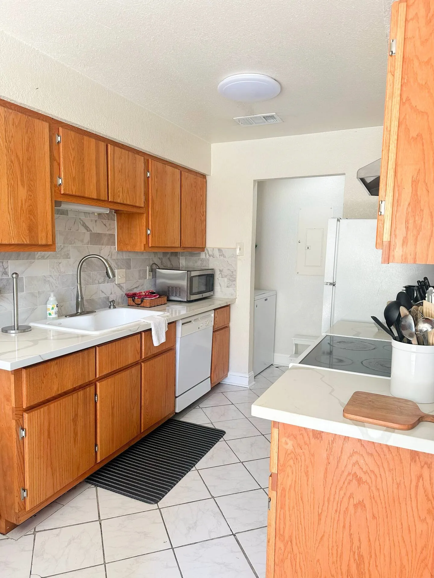 Condominium For Rent in Dallas County , 2240 TARPLEY Road 284, Carrollton, Texas 75006, 3 Bedroom, 2 Bathroom, Garage spaces, 1,083 Sqft, built in 1982, Price $1,895, mls#21360840, Real Estate Agent in Carrollton, Homes For Rent in Dallas county, Homes For Rent in Carrollton, Realtor in Carrollton Texas, Real Estate Brokerage Independent Realty Texas, Luminita Cordes Realtor