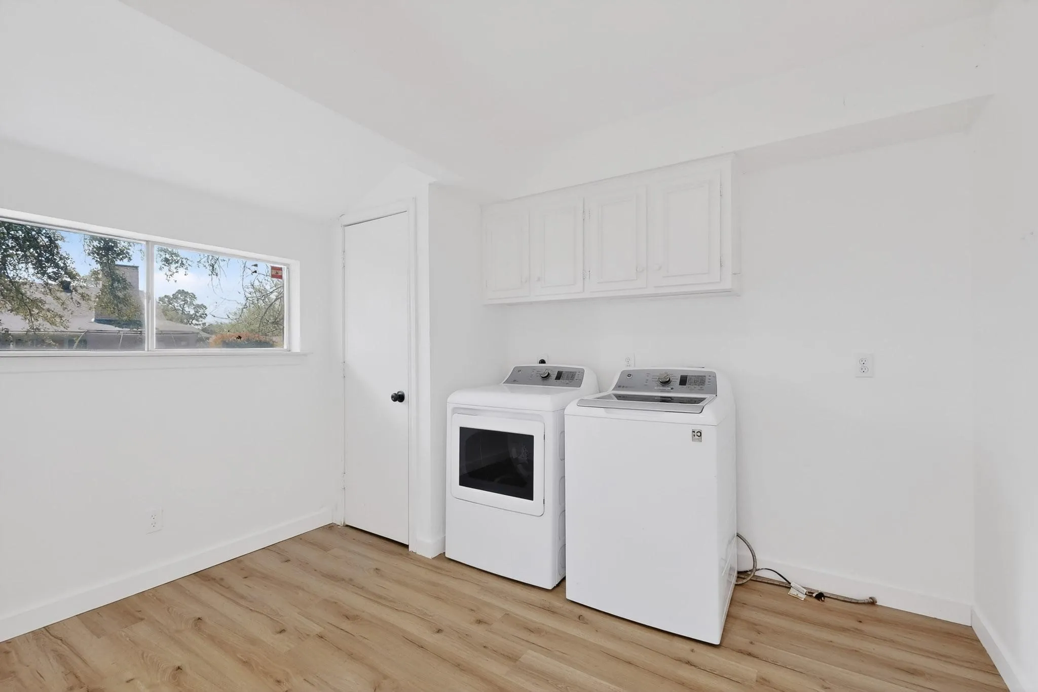 Single Family Residence For Rent in Dallas County , 400 Casa Bello Court, Irving, Texas 75062, 3 Bedroom, 2 Bathroom, 2 Garage spaces, 1,862 Sqft, built in 1966, mls#21360835, Real Estate Agent in Irving, Homes For Rent in Dallas county, Homes For Rent in Irving, Realtor in Irving Texas, Real Estate Brokerage Independent Realty Texas, Luminita Cordes Realtor