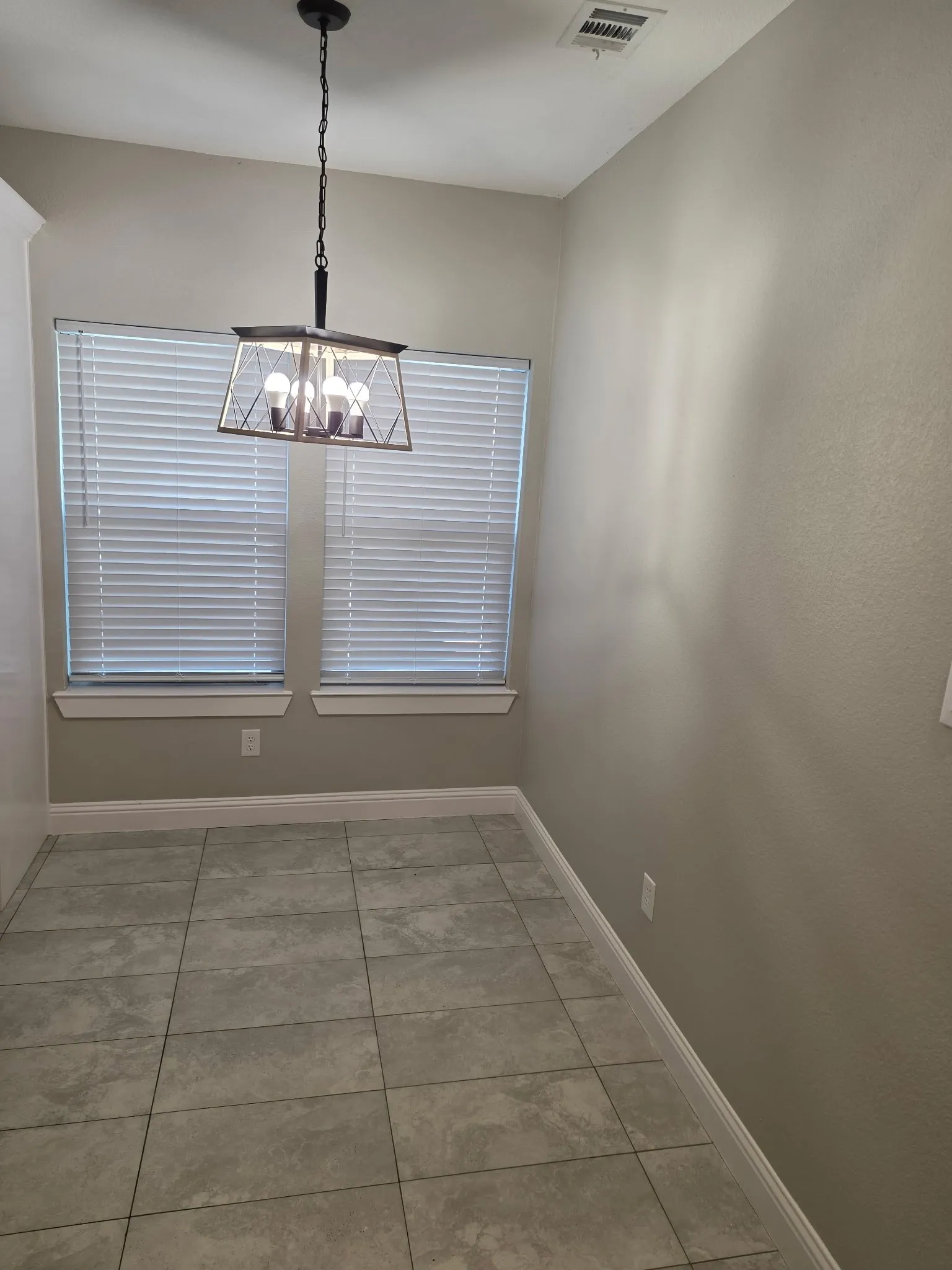 Single Family Residence For Sale in Navarro County , 1103 E 12th Avenue, Corsicana, Texas 75110, 3 Bedroom, 2 Bathroom, 2 Garage spaces, 1,105 Sqft, built in 2023, Price $235,000, mls#21360710, Real Estate Agent in Corsicana, Homes For Sale in Navarro county, Homes For Sale in Corsicana, Realtor in Corsicana Texas, Real Estate Brokerage Independent Realty Texas, Luminita Cordes Realtor