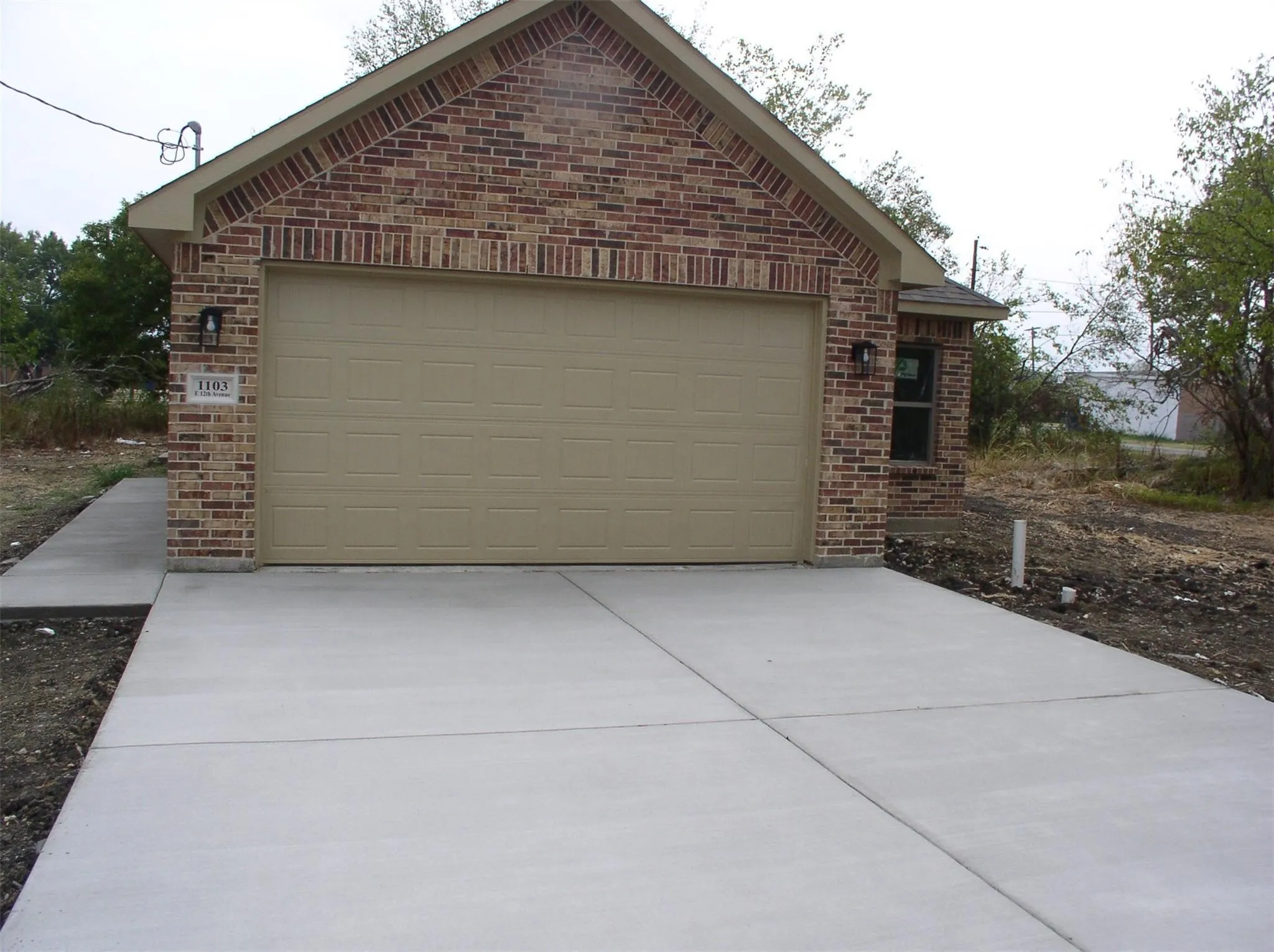 Single Family Residence For Sale in Navarro County , 1103 E 12th Avenue, Corsicana, Texas 75110, 3 Bedroom, 2 Bathroom, 2 Garage spaces, 1,105 Sqft, built in 2023, Price $235,000, mls#21360710, Real Estate Agent in Corsicana, Homes For Sale in Navarro county, Homes For Sale in Corsicana, Realtor in Corsicana Texas, Real Estate Brokerage Independent Realty Texas, Luminita Cordes Realtor