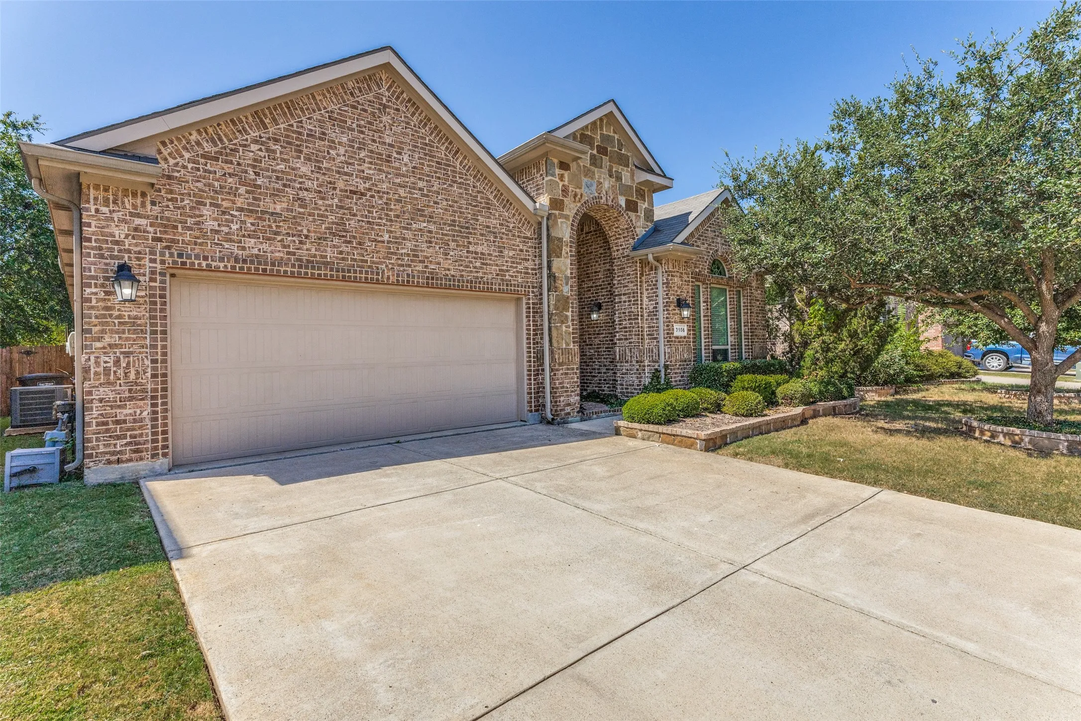 Single Family Residence For Sale in Tarrant County , 3556 Glass Mountain Trail, Fort Worth, Texas 76244, 3 Bedroom, 2 Bathroom, 2 Garage spaces, 1,948 Sqft, built in 2014, mls#21358998, Real Estate Agent in Fort Worth, Homes For Sale in Tarrant county, Homes For Sale in Fort Worth, Realtor in Fort Worth Texas, Real Estate Brokerage Independent Realty Texas, Luminita Cordes Realtor