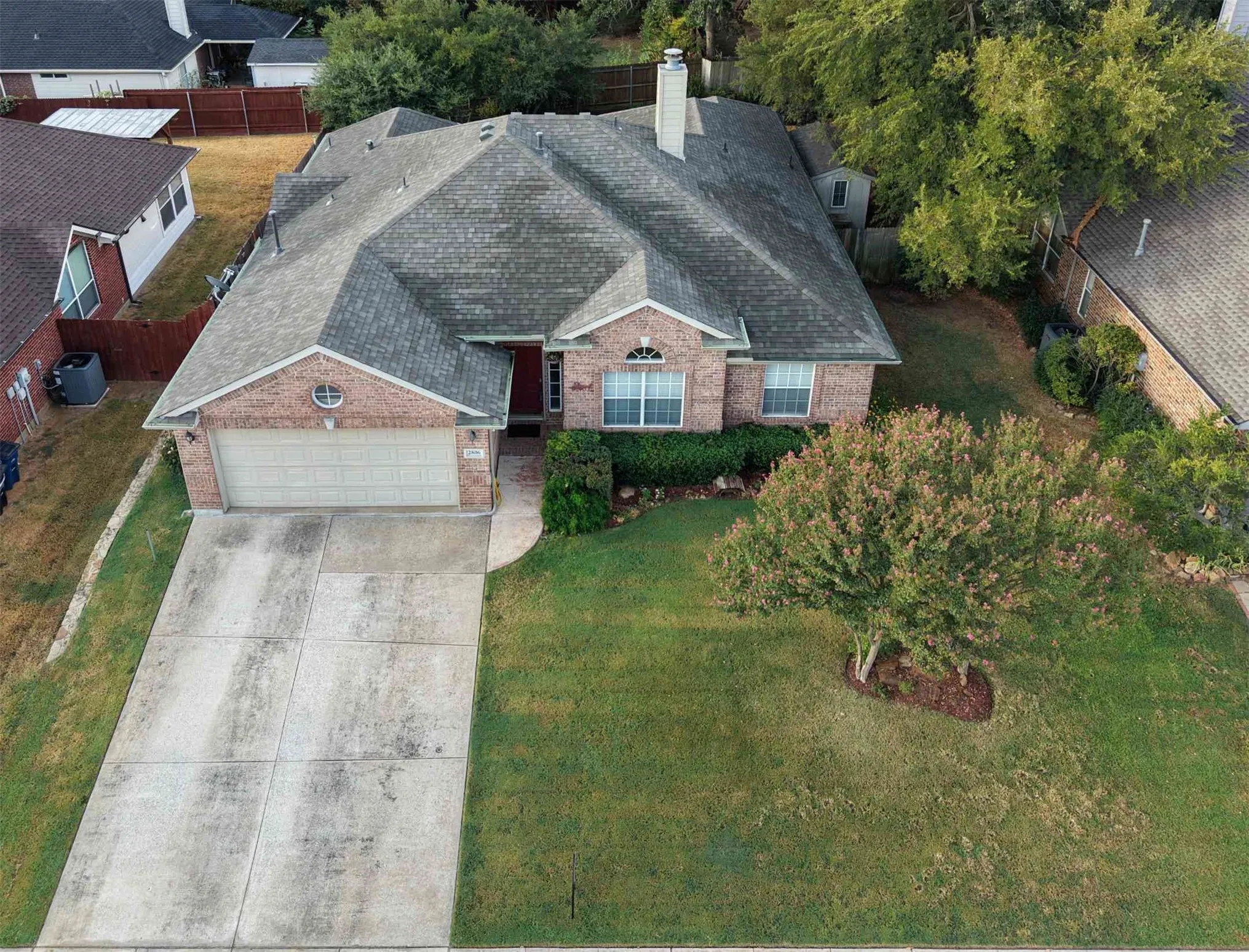 Single Family Residence For Sale in Denton County , 2806 Warwick Drive, Corinth, Texas 76210, 3 Bedroom, 2 Bathroom, 2 Garage spaces, 2,031 Sqft, built in 2001, mls#21360832, Real Estate Agent in Corinth, Homes For Sale in Denton county, Homes For Sale in Corinth, Realtor in Corinth Texas, Real Estate Brokerage Independent Realty Texas, Luminita Cordes Realtor