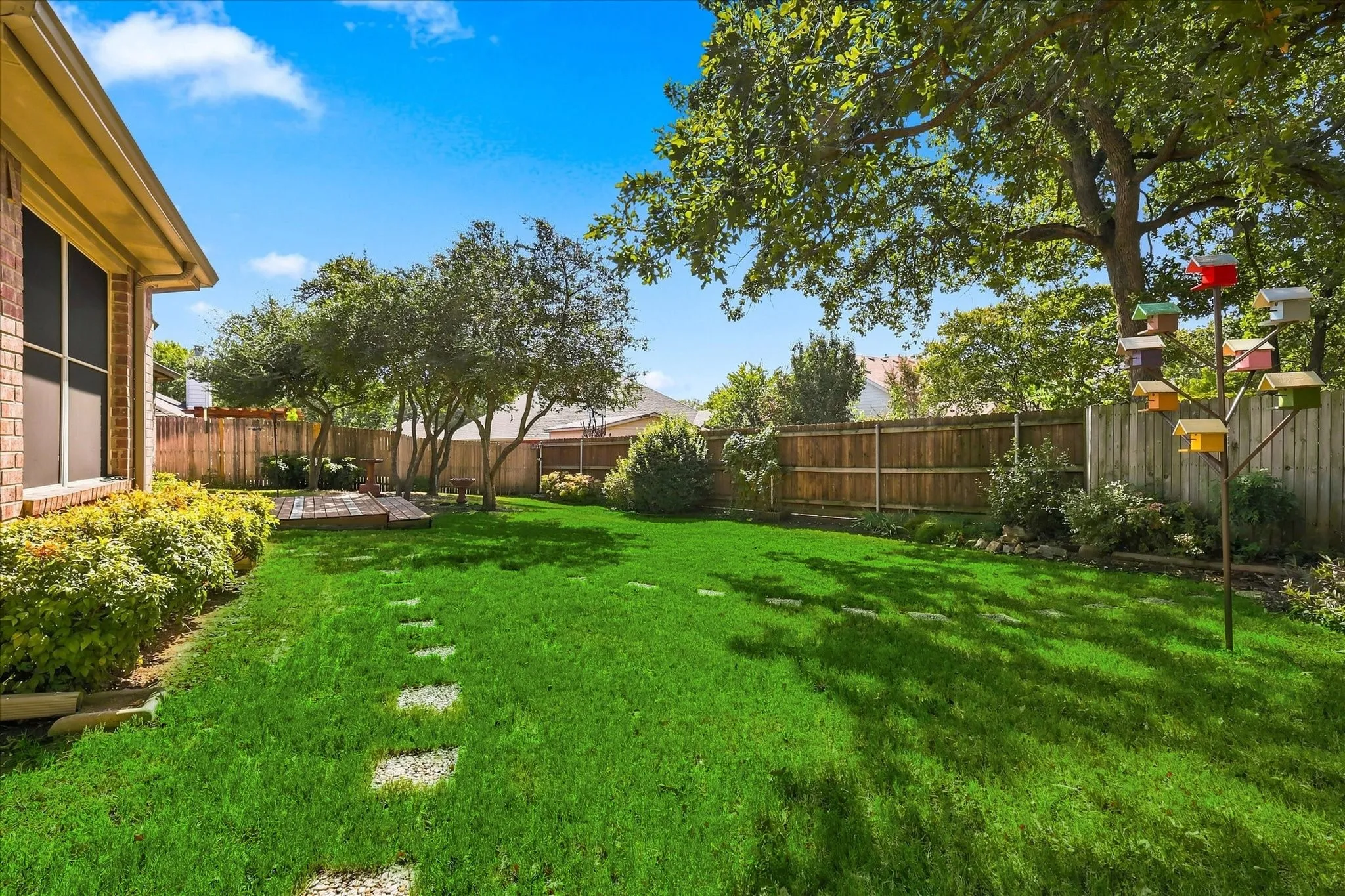 Single Family Residence For Sale in Denton County , 2806 Warwick Drive, Corinth, Texas 76210, 3 Bedroom, 2 Bathroom, 2 Garage spaces, 2,031 Sqft, built in 2001, mls#21360832, Real Estate Agent in Corinth, Homes For Sale in Denton county, Homes For Sale in Corinth, Realtor in Corinth Texas, Real Estate Brokerage Independent Realty Texas, Luminita Cordes Realtor