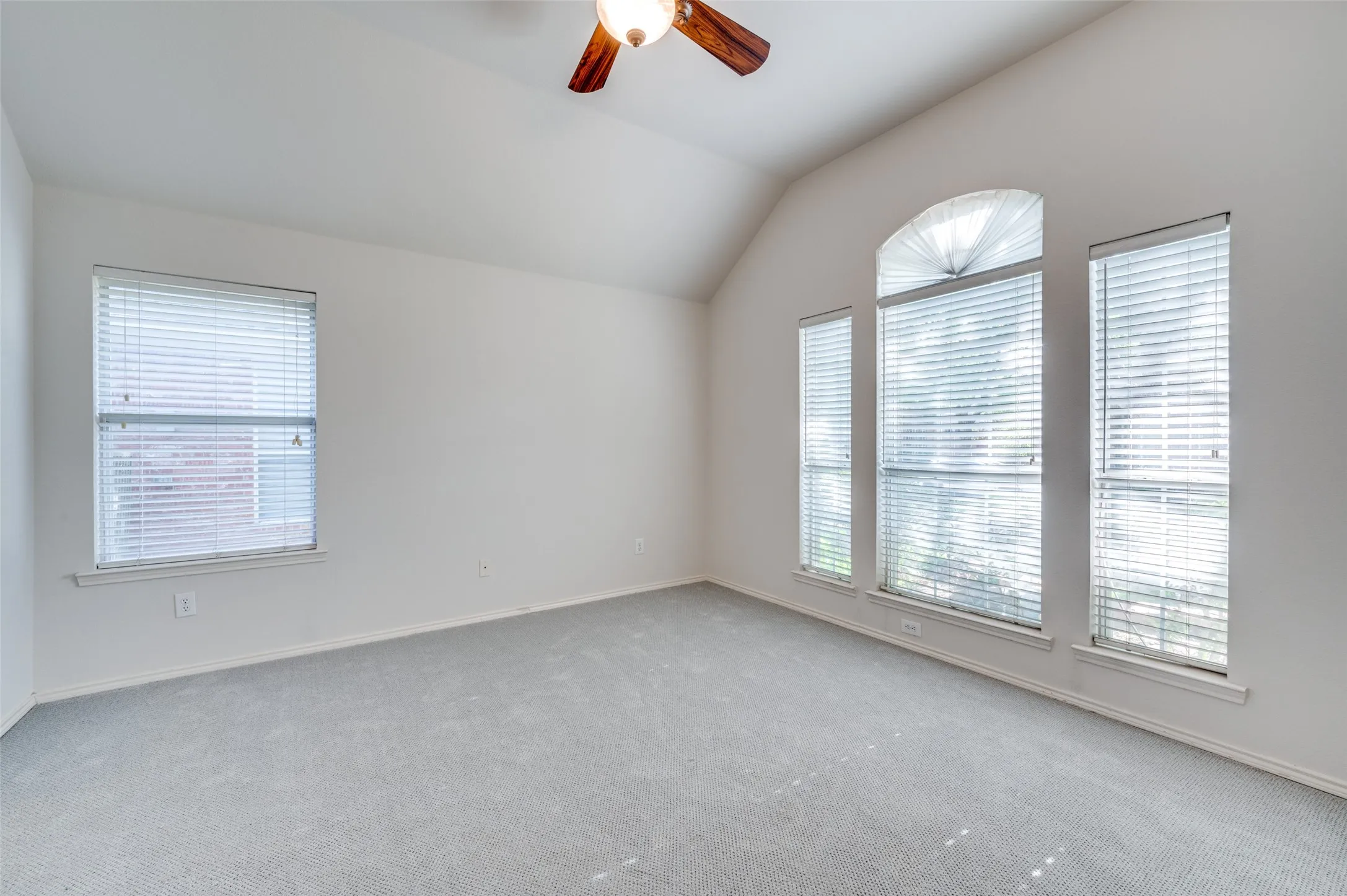 Single Family Residence For Sale in Denton County , 9133 Wichita Trail, Frisco, Texas 75033, 3 Bedroom, 2 Bathroom, 2 Garage spaces, 1,552 Sqft, built in 1999, mls#21359531, Real Estate Agent in Frisco, Homes For Sale in Denton county, Homes For Sale in Frisco, Realtor in Frisco Texas, Real Estate Brokerage Independent Realty Texas, Luminita Cordes Realtor