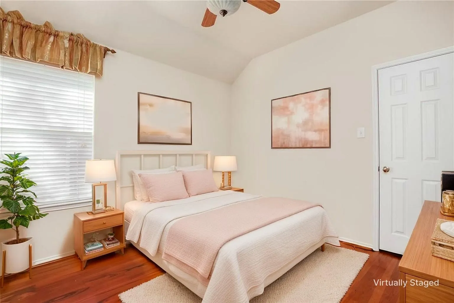 Single Family Residence For Sale in Denton County , 9133 Wichita Trail, Frisco, Texas 75033, 3 Bedroom, 2 Bathroom, 2 Garage spaces, 1,552 Sqft, built in 1999, mls#21359531, Real Estate Agent in Frisco, Homes For Sale in Denton county, Homes For Sale in Frisco, Realtor in Frisco Texas, Real Estate Brokerage Independent Realty Texas, Luminita Cordes Realtor