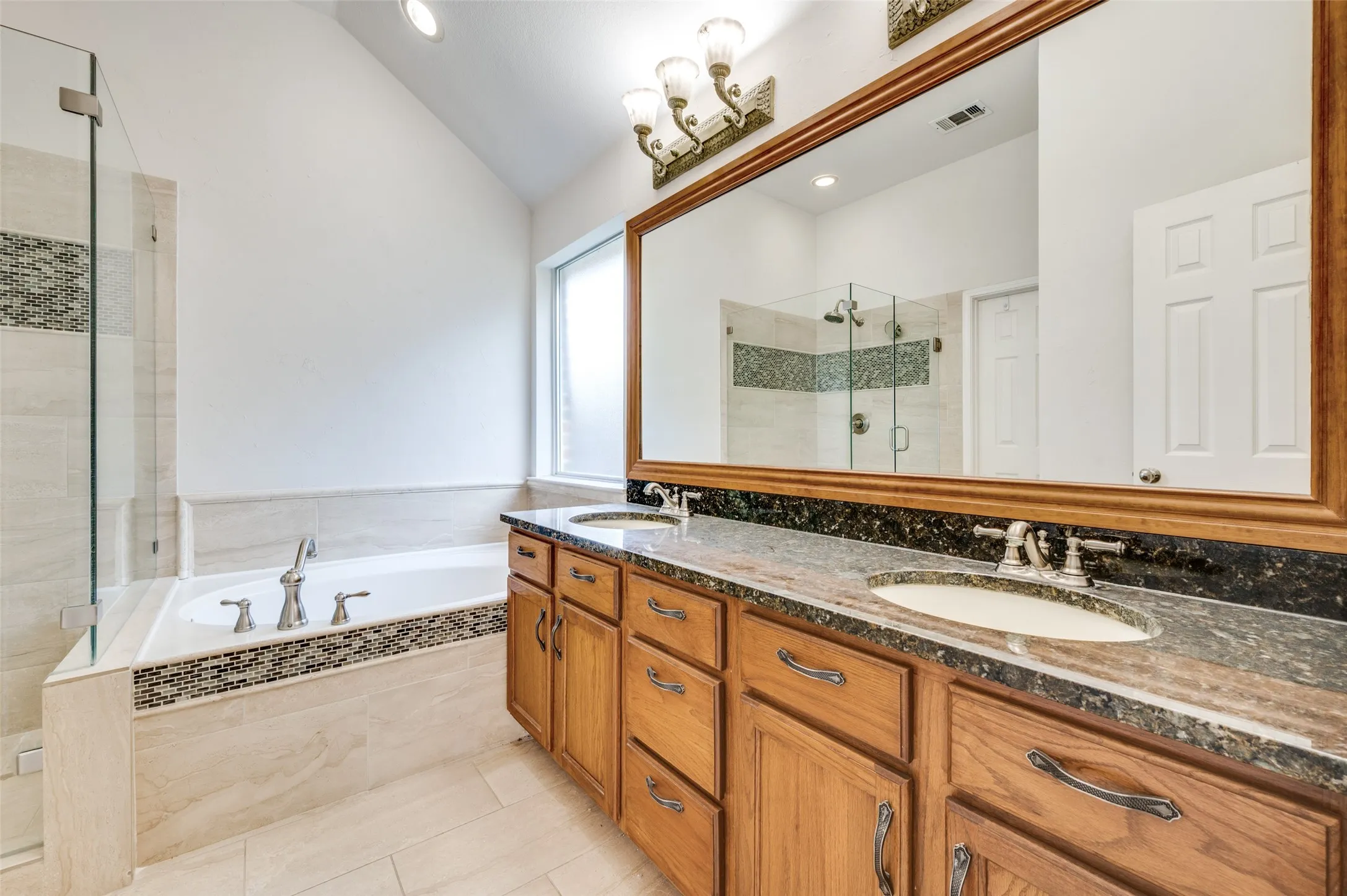 Single Family Residence For Sale in Denton County , 9133 Wichita Trail, Frisco, Texas 75033, 3 Bedroom, 2 Bathroom, 2 Garage spaces, 1,552 Sqft, built in 1999, mls#21359531, Real Estate Agent in Frisco, Homes For Sale in Denton county, Homes For Sale in Frisco, Realtor in Frisco Texas, Real Estate Brokerage Independent Realty Texas, Luminita Cordes Realtor