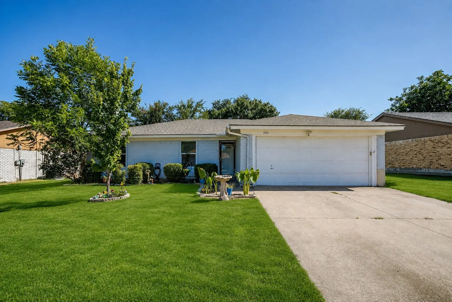 Single Family Residence For Sale in Tarrant County , 1105 Patrick Street, Crowley, Texas 76036, 3 Bedroom, 2 Bathroom, 2 Garage spaces, 1,222 Sqft, built in 1976, mls#21360858, Real Estate Agent in Crowley, Homes For Sale in Tarrant county, Homes For Sale in Crowley, Realtor in Crowley Texas, Real Estate Brokerage Independent Realty Texas, Luminita Cordes Realtor