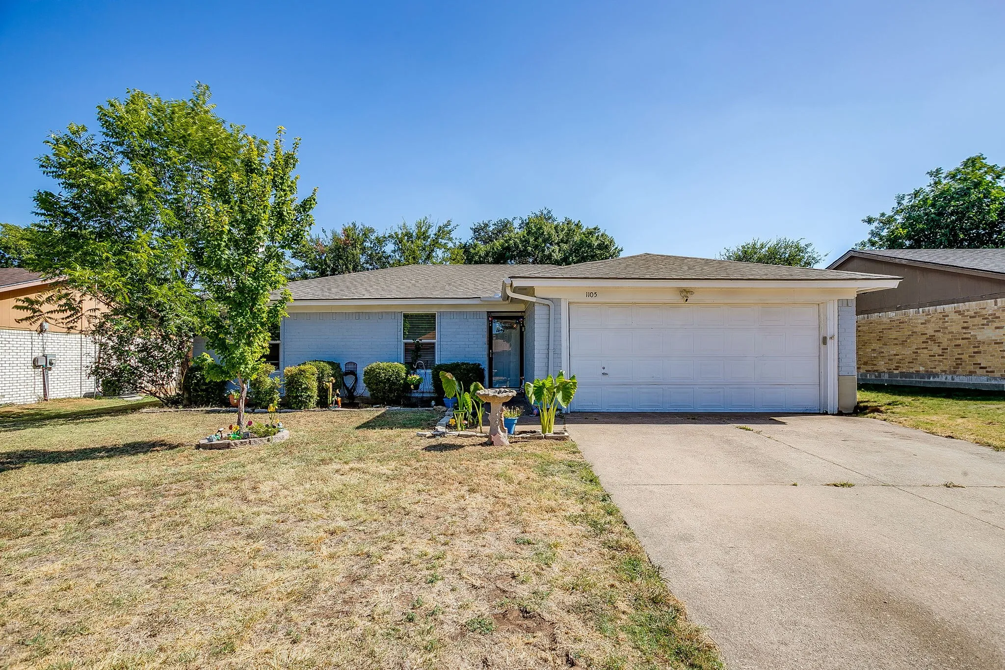 Single Family Residence For Sale in Tarrant County , 1105 Patrick Street, Crowley, Texas 76036, 3 Bedroom, 2 Bathroom, 2 Garage spaces, 1,222 Sqft, built in 1976, mls#21360858, Real Estate Agent in Crowley, Homes For Sale in Tarrant county, Homes For Sale in Crowley, Realtor in Crowley Texas, Real Estate Brokerage Independent Realty Texas, Luminita Cordes Realtor