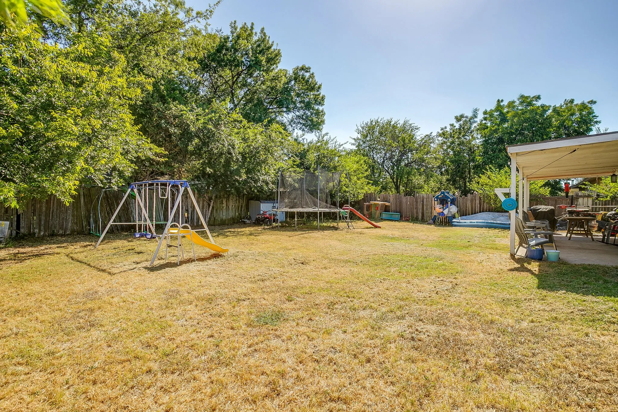 Single Family Residence For Sale in Tarrant County , 1105 Patrick Street, Crowley, Texas 76036, 3 Bedroom, 2 Bathroom, 2 Garage spaces, 1,222 Sqft, built in 1976, mls#21360858, Real Estate Agent in Crowley, Homes For Sale in Tarrant county, Homes For Sale in Crowley, Realtor in Crowley Texas, Real Estate Brokerage Independent Realty Texas, Luminita Cordes Realtor