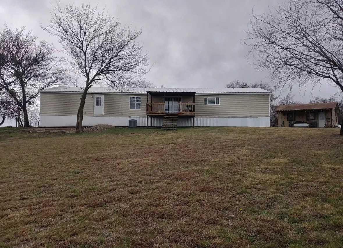 Mobile Home For Sale in Hill County , 163 Hcr 3255, Mount Calm, Texas 76673, 4 Bedroom, 2 Bathroom, Garage spaces, 2,240 Sqft, built in 2003, Price $225,000, mls#21360343, Real Estate Agent in Mount Calm, Homes For Sale in Hill county, Homes For Sale in Mount Calm, Realtor in Mount Calm Texas, Real Estate Brokerage Independent Realty Texas, Luminita Cordes Realtor
