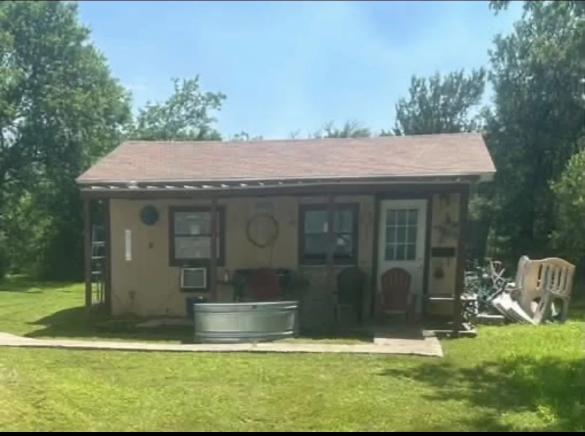 Mobile Home For Sale in Hill County , 163 Hcr 3255, Mount Calm, Texas 76673, 4 Bedroom, 2 Bathroom, Garage spaces, 2,240 Sqft, built in 2003, Price $225,000, mls#21360343, Real Estate Agent in Mount Calm, Homes For Sale in Hill county, Homes For Sale in Mount Calm, Realtor in Mount Calm Texas, Real Estate Brokerage Independent Realty Texas, Luminita Cordes Realtor