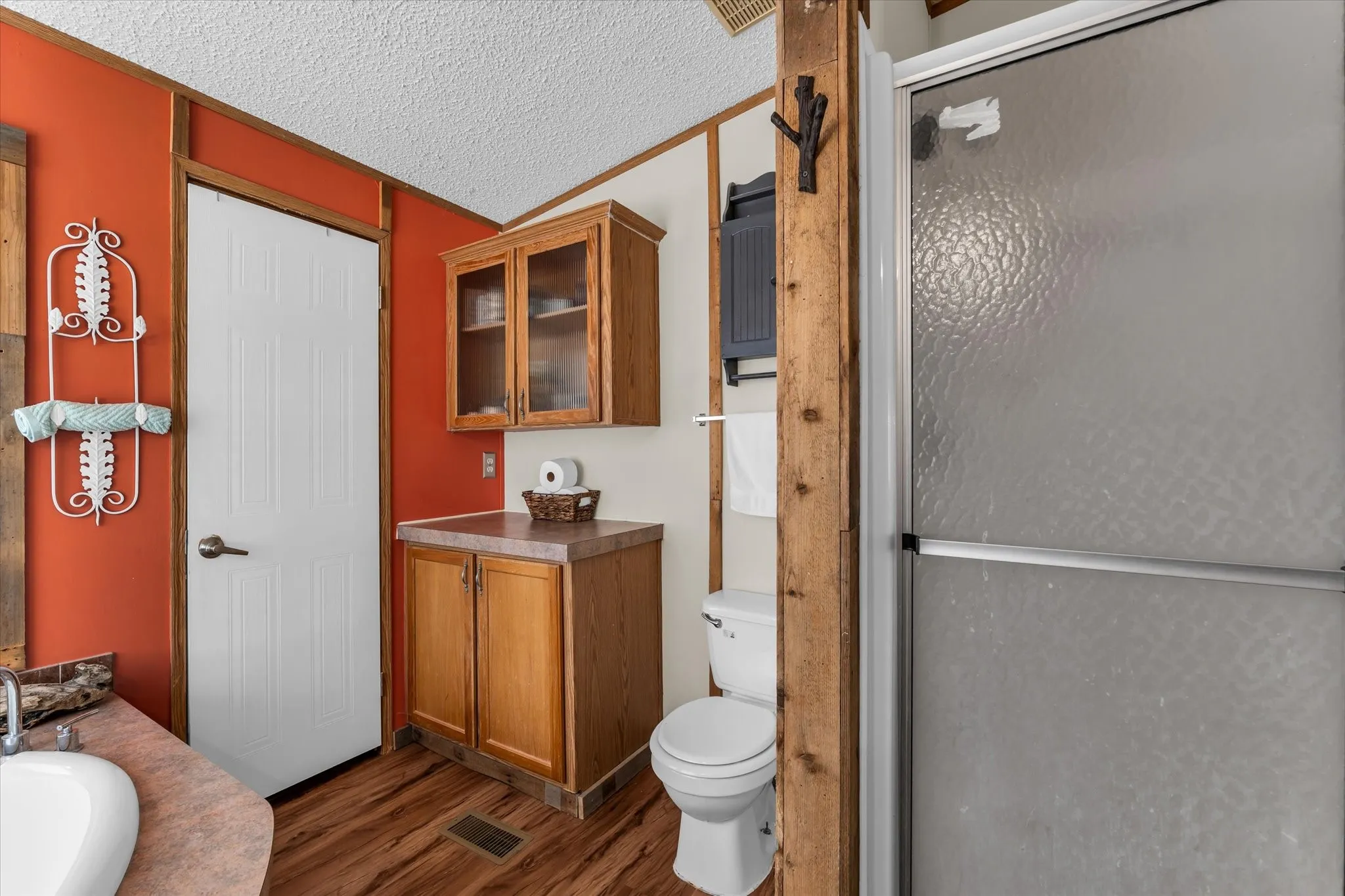 Mobile Home For Sale in Hill County , 163 Hcr 3255, Mount Calm, Texas 76673, 4 Bedroom, 2 Bathroom, Garage spaces, 2,240 Sqft, built in 2003, Price $225,000, mls#21360343, Real Estate Agent in Mount Calm, Homes For Sale in Hill county, Homes For Sale in Mount Calm, Realtor in Mount Calm Texas, Real Estate Brokerage Independent Realty Texas, Luminita Cordes Realtor