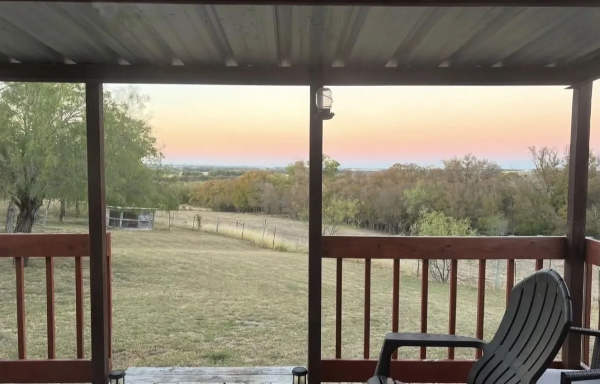 Mobile Home For Sale in Hill County , 163 Hcr 3255, Mount Calm, Texas 76673, 4 Bedroom, 2 Bathroom, Garage spaces, 2,240 Sqft, built in 2003, Price $225,000, mls#21360343, Real Estate Agent in Mount Calm, Homes For Sale in Hill county, Homes For Sale in Mount Calm, Realtor in Mount Calm Texas, Real Estate Brokerage Independent Realty Texas, Luminita Cordes Realtor