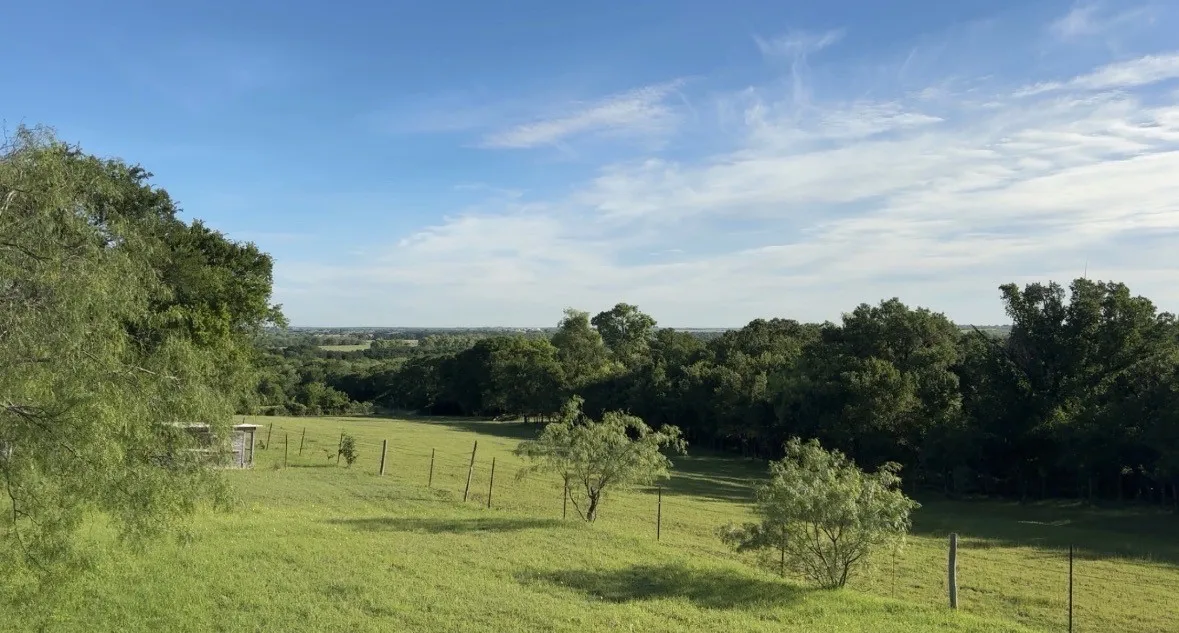 Mobile Home For Sale in Hill County , 163 Hcr 3255, Mount Calm, Texas 76673, 4 Bedroom, 2 Bathroom, Garage spaces, 2,240 Sqft, built in 2003, Price $225,000, mls#21360343, Real Estate Agent in Mount Calm, Homes For Sale in Hill county, Homes For Sale in Mount Calm, Realtor in Mount Calm Texas, Real Estate Brokerage Independent Realty Texas, Luminita Cordes Realtor