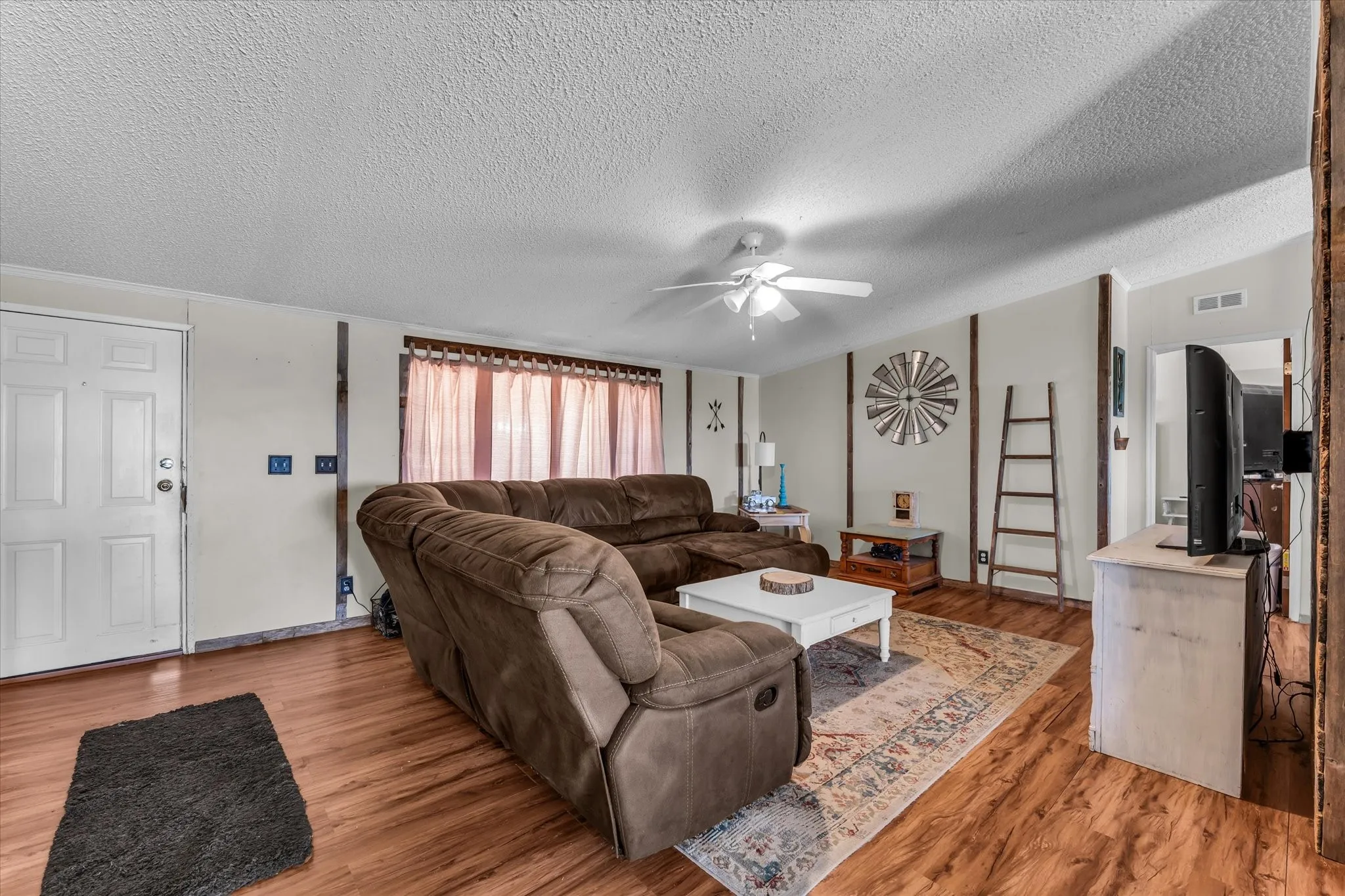 Mobile Home For Sale in Hill County , 163 Hcr 3255, Mount Calm, Texas 76673, 4 Bedroom, 2 Bathroom, Garage spaces, 2,240 Sqft, built in 2003, Price $225,000, mls#21360343, Real Estate Agent in Mount Calm, Homes For Sale in Hill county, Homes For Sale in Mount Calm, Realtor in Mount Calm Texas, Real Estate Brokerage Independent Realty Texas, Luminita Cordes Realtor