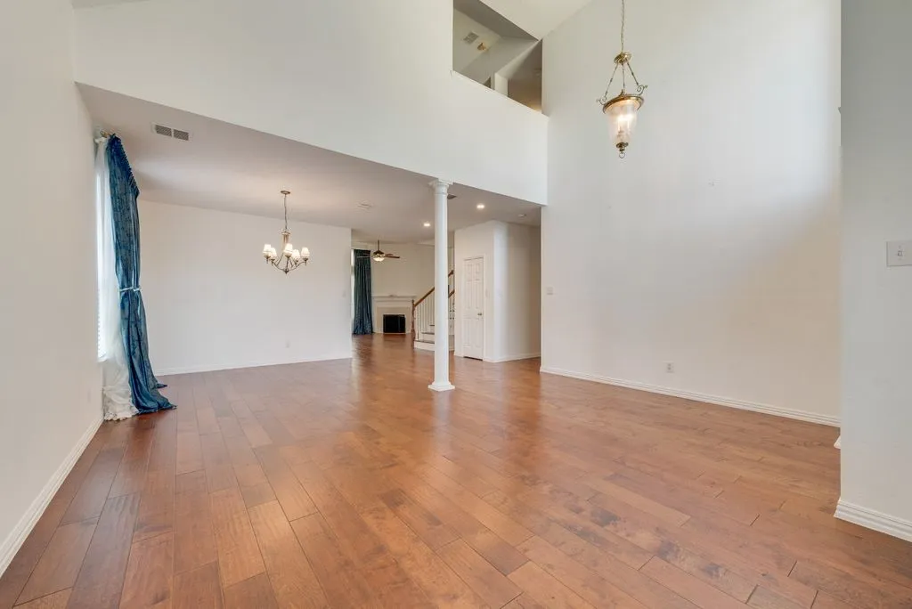 Single Family Residence For Sale in Dallas County , 5214 Alazan Bay Drive, Rowlett, Texas 75089, 4 Bedroom, 3 Bathroom, 2 Garage spaces, 2,858 Sqft, built in 2000, mls#21356744, Real Estate Agent in Rowlett, Homes For Sale in Dallas county, Homes For Sale in Rowlett, Realtor in Rowlett Texas, Real Estate Brokerage Independent Realty Texas, Luminita Cordes Realtor