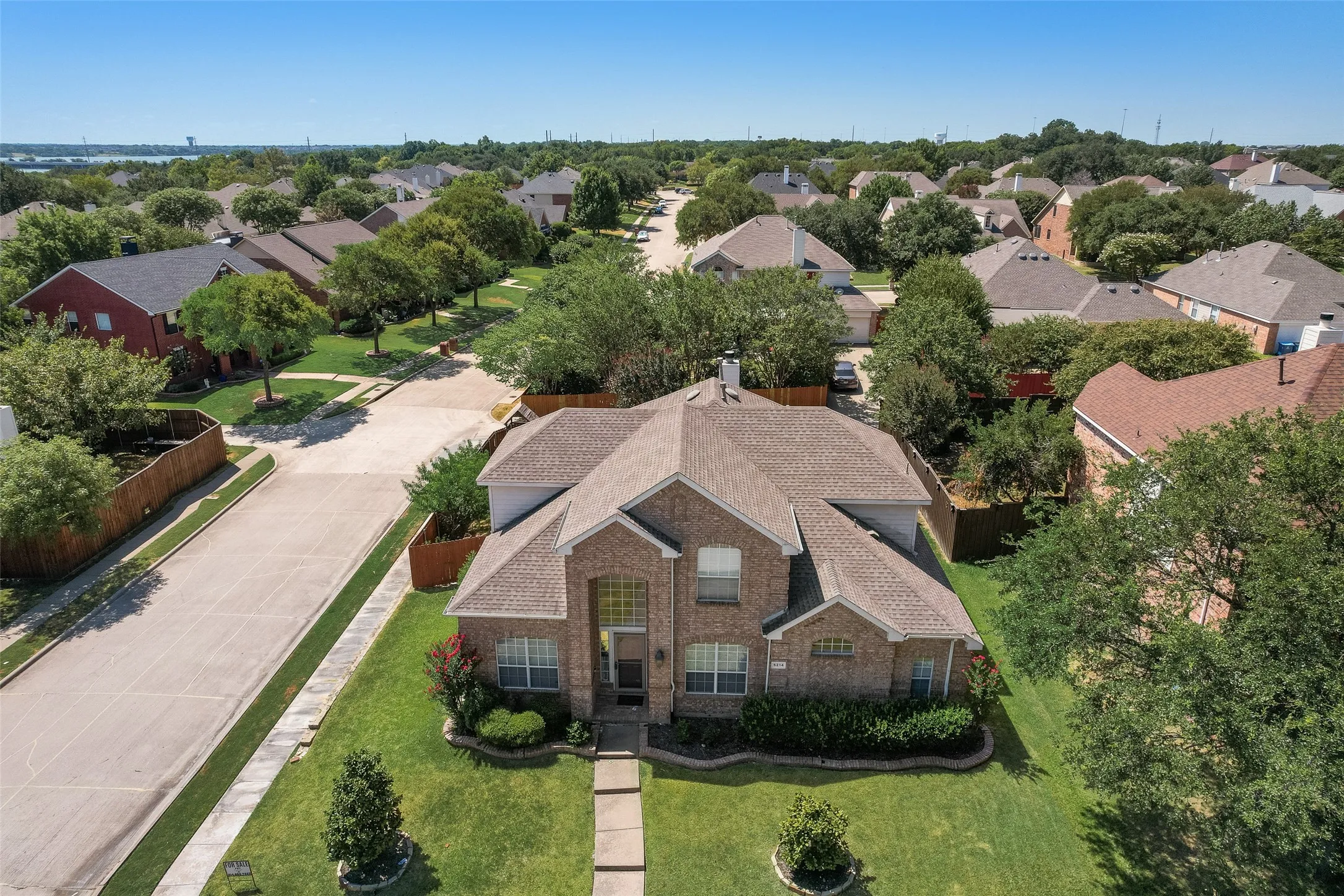 Single Family Residence For Sale in Dallas County , 5214 Alazan Bay Drive, Rowlett, Texas 75089, 4 Bedroom, 3 Bathroom, 2 Garage spaces, 2,858 Sqft, built in 2000, mls#21356744, Real Estate Agent in Rowlett, Homes For Sale in Dallas county, Homes For Sale in Rowlett, Realtor in Rowlett Texas, Real Estate Brokerage Independent Realty Texas, Luminita Cordes Realtor