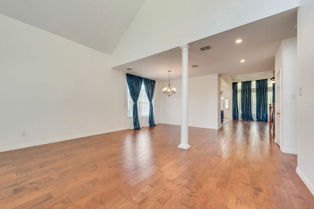 Single Family Residence For Sale in Dallas County , 5214 Alazan Bay Drive, Rowlett, Texas 75089, 4 Bedroom, 3 Bathroom, 2 Garage spaces, 2,858 Sqft, built in 2000, mls#21356744, Real Estate Agent in Rowlett, Homes For Sale in Dallas county, Homes For Sale in Rowlett, Realtor in Rowlett Texas, Real Estate Brokerage Independent Realty Texas, Luminita Cordes Realtor