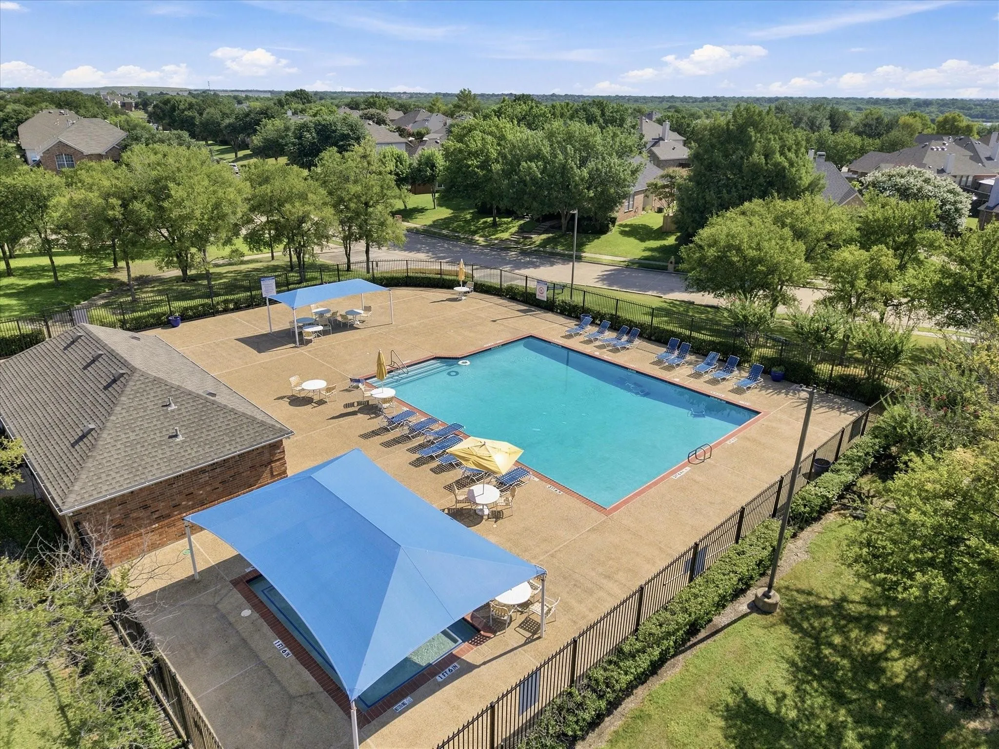 Single Family Residence For Sale in Dallas County , 5214 Alazan Bay Drive, Rowlett, Texas 75089, 4 Bedroom, 3 Bathroom, 2 Garage spaces, 2,858 Sqft, built in 2000, mls#21356744, Real Estate Agent in Rowlett, Homes For Sale in Dallas county, Homes For Sale in Rowlett, Realtor in Rowlett Texas, Real Estate Brokerage Independent Realty Texas, Luminita Cordes Realtor