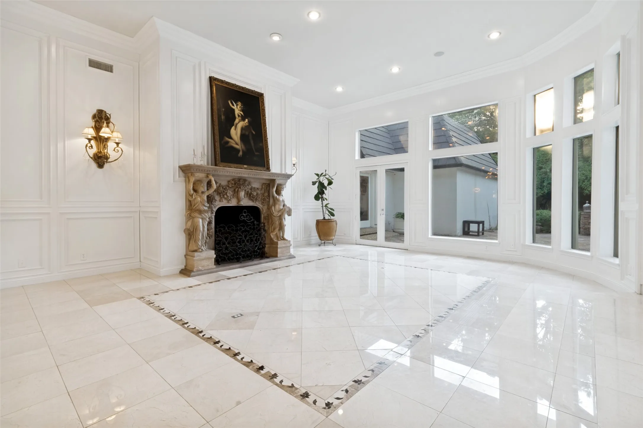 Single Family Residence For Sale in Dallas County , 14205 Hughes Lane, Dallas, Texas 75254, 5 Bedroom, 6 Bathroom, 3 Garage spaces, 6,347 Sqft, built in 1980, mls#21359573, Real Estate Agent in Dallas, Homes For Sale in Dallas county, Homes For Sale in Dallas, Realtor in Dallas Texas, Real Estate Brokerage Independent Realty Texas, Luminita Cordes Realtor
