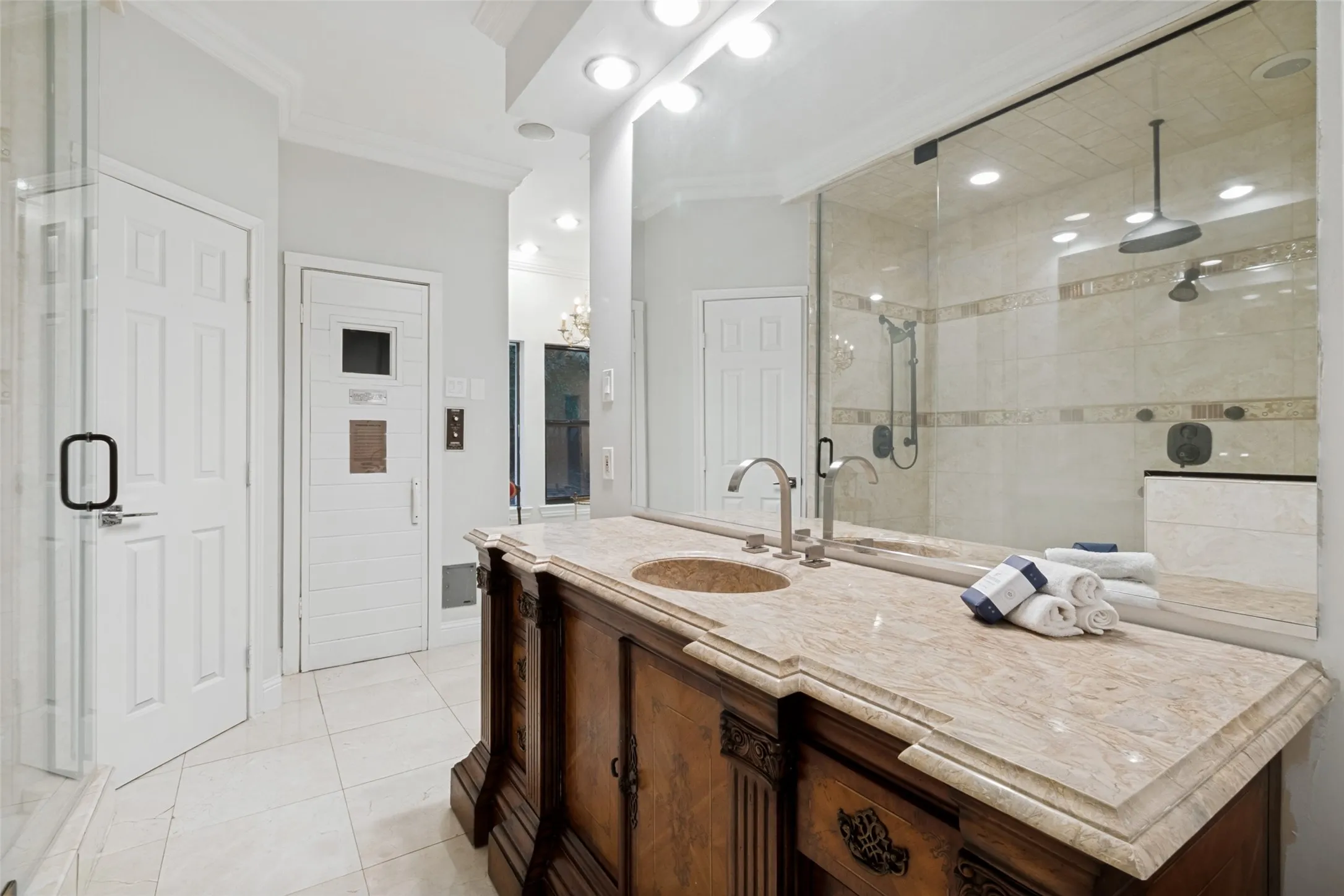 Single Family Residence For Sale in Dallas County , 14205 Hughes Lane, Dallas, Texas 75254, 5 Bedroom, 6 Bathroom, 3 Garage spaces, 6,347 Sqft, built in 1980, mls#21359573, Real Estate Agent in Dallas, Homes For Sale in Dallas county, Homes For Sale in Dallas, Realtor in Dallas Texas, Real Estate Brokerage Independent Realty Texas, Luminita Cordes Realtor