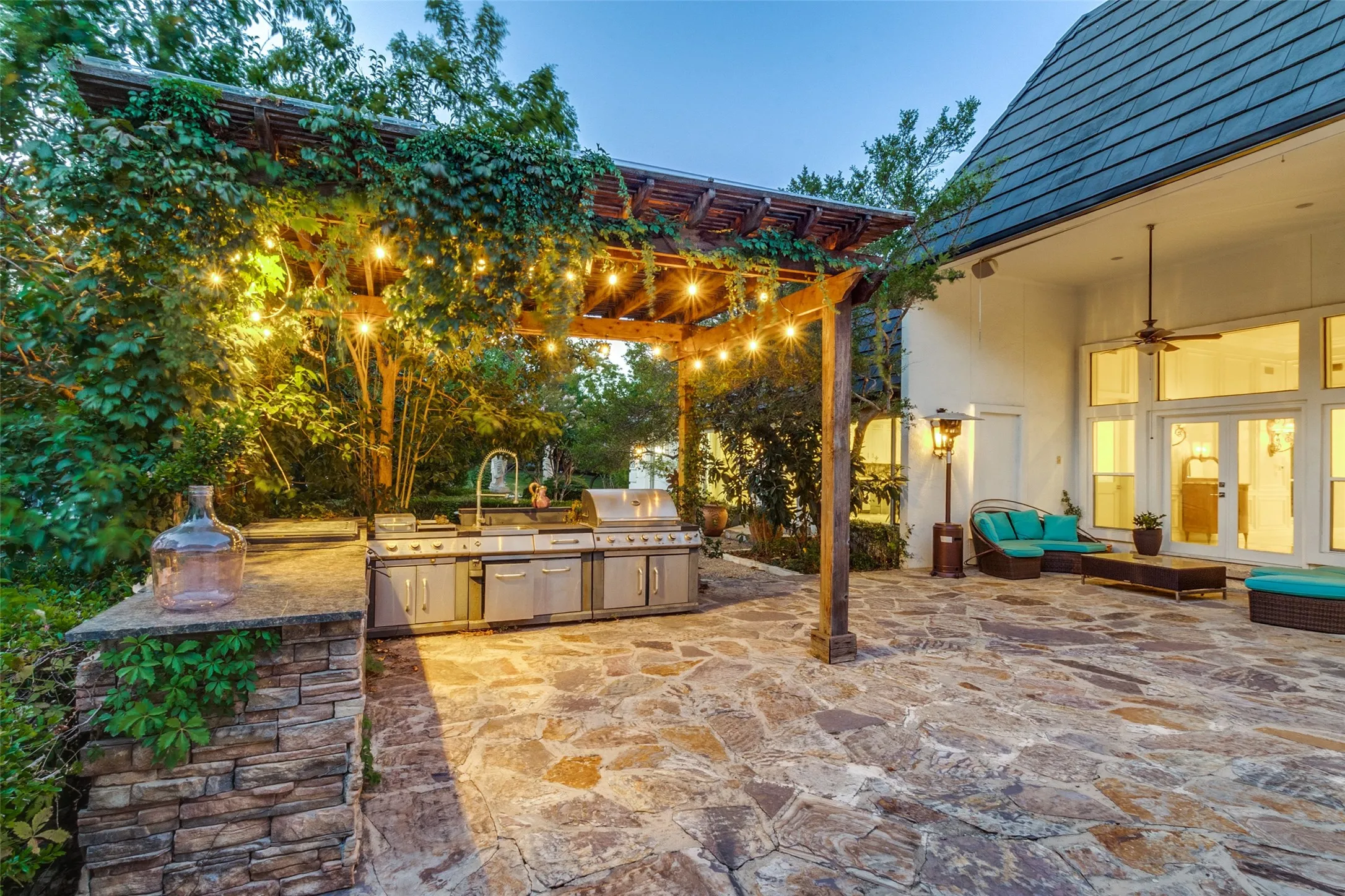 Single Family Residence For Sale in Dallas County , 14205 Hughes Lane, Dallas, Texas 75254, 5 Bedroom, 6 Bathroom, 3 Garage spaces, 6,347 Sqft, built in 1980, mls#21359573, Real Estate Agent in Dallas, Homes For Sale in Dallas county, Homes For Sale in Dallas, Realtor in Dallas Texas, Real Estate Brokerage Independent Realty Texas, Luminita Cordes Realtor