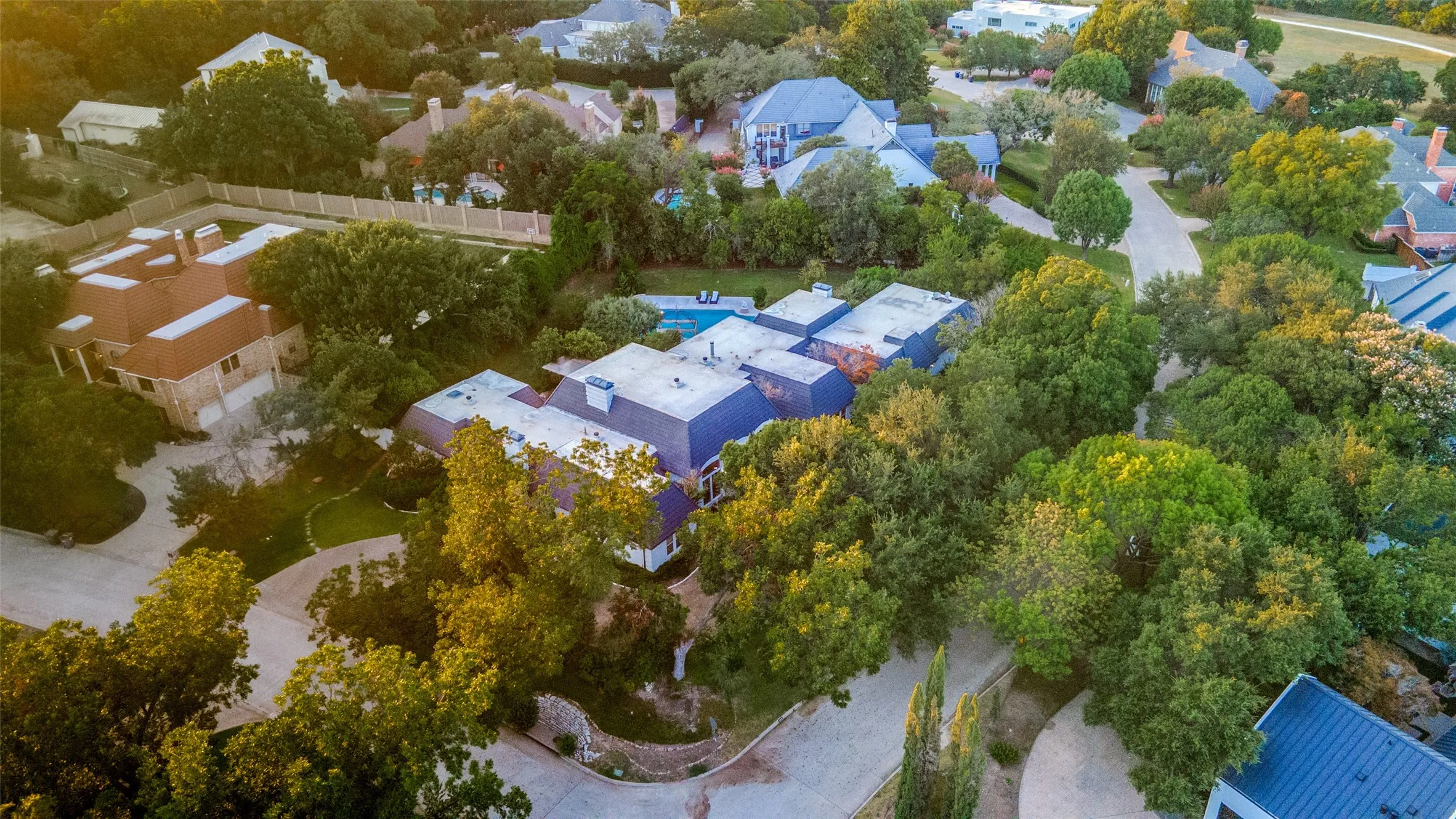 Single Family Residence For Sale in Dallas County , 14205 Hughes Lane, Dallas, Texas 75254, 5 Bedroom, 6 Bathroom, 3 Garage spaces, 6,347 Sqft, built in 1980, mls#21359573, Real Estate Agent in Dallas, Homes For Sale in Dallas county, Homes For Sale in Dallas, Realtor in Dallas Texas, Real Estate Brokerage Independent Realty Texas, Luminita Cordes Realtor