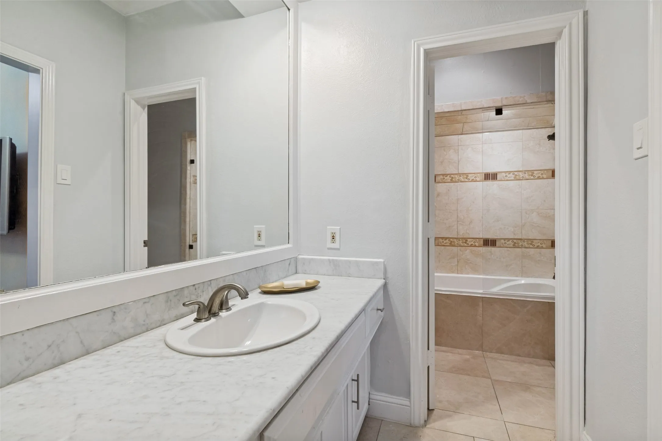 Single Family Residence For Sale in Dallas County , 14205 Hughes Lane, Dallas, Texas 75254, 5 Bedroom, 6 Bathroom, 3 Garage spaces, 6,347 Sqft, built in 1980, mls#21359573, Real Estate Agent in Dallas, Homes For Sale in Dallas county, Homes For Sale in Dallas, Realtor in Dallas Texas, Real Estate Brokerage Independent Realty Texas, Luminita Cordes Realtor