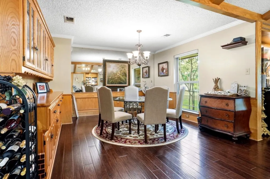 Single Family Residence For Sale in Wood County , 665 Private Road 5881, Yantis, Texas 75497, 2 Bedroom, 3 Bathroom, 3 Garage spaces, 2,935 Sqft, built in 1985, Price $880,000, mls#21360865, Real Estate Agent in Yantis, Homes For Sale in Wood county, Homes For Sale in Yantis, Realtor in Yantis Texas, Real Estate Brokerage Independent Realty Texas, Luminita Cordes Realtor
