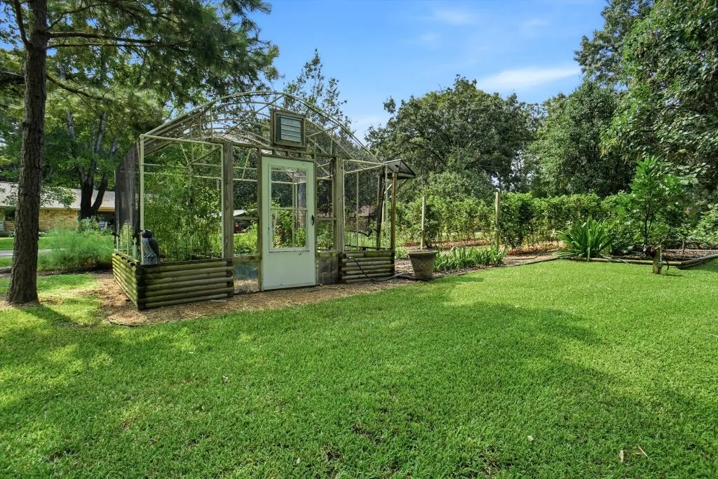 Single Family Residence For Sale in Wood County , 665 Private Road 5881, Yantis, Texas 75497, 2 Bedroom, 3 Bathroom, 3 Garage spaces, 2,935 Sqft, built in 1985, Price $880,000, mls#21360865, Real Estate Agent in Yantis, Homes For Sale in Wood county, Homes For Sale in Yantis, Realtor in Yantis Texas, Real Estate Brokerage Independent Realty Texas, Luminita Cordes Realtor