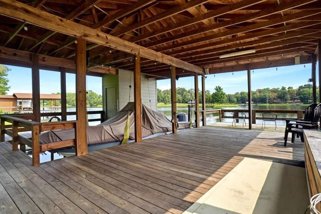 Single Family Residence For Sale in Wood County , 665 Private Road 5881, Yantis, Texas 75497, 2 Bedroom, 3 Bathroom, 3 Garage spaces, 2,935 Sqft, built in 1985, Price $880,000, mls#21360865, Real Estate Agent in Yantis, Homes For Sale in Wood county, Homes For Sale in Yantis, Realtor in Yantis Texas, Real Estate Brokerage Independent Realty Texas, Luminita Cordes Realtor