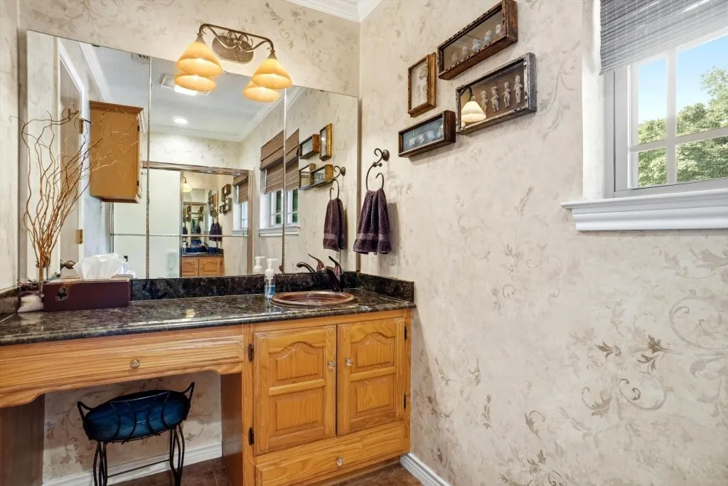 Single Family Residence For Sale in Wood County , 665 Private Road 5881, Yantis, Texas 75497, 2 Bedroom, 3 Bathroom, 3 Garage spaces, 2,935 Sqft, built in 1985, Price $880,000, mls#21360865, Real Estate Agent in Yantis, Homes For Sale in Wood county, Homes For Sale in Yantis, Realtor in Yantis Texas, Real Estate Brokerage Independent Realty Texas, Luminita Cordes Realtor
