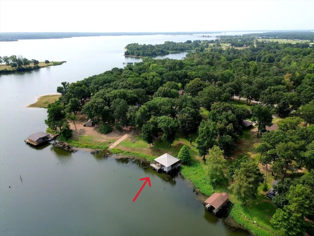 Single Family Residence For Sale in Wood County , 665 Private Road 5881, Yantis, Texas 75497, 2 Bedroom, 3 Bathroom, 3 Garage spaces, 2,935 Sqft, built in 1985, Price $880,000, mls#21360865, Real Estate Agent in Yantis, Homes For Sale in Wood county, Homes For Sale in Yantis, Realtor in Yantis Texas, Real Estate Brokerage Independent Realty Texas, Luminita Cordes Realtor
