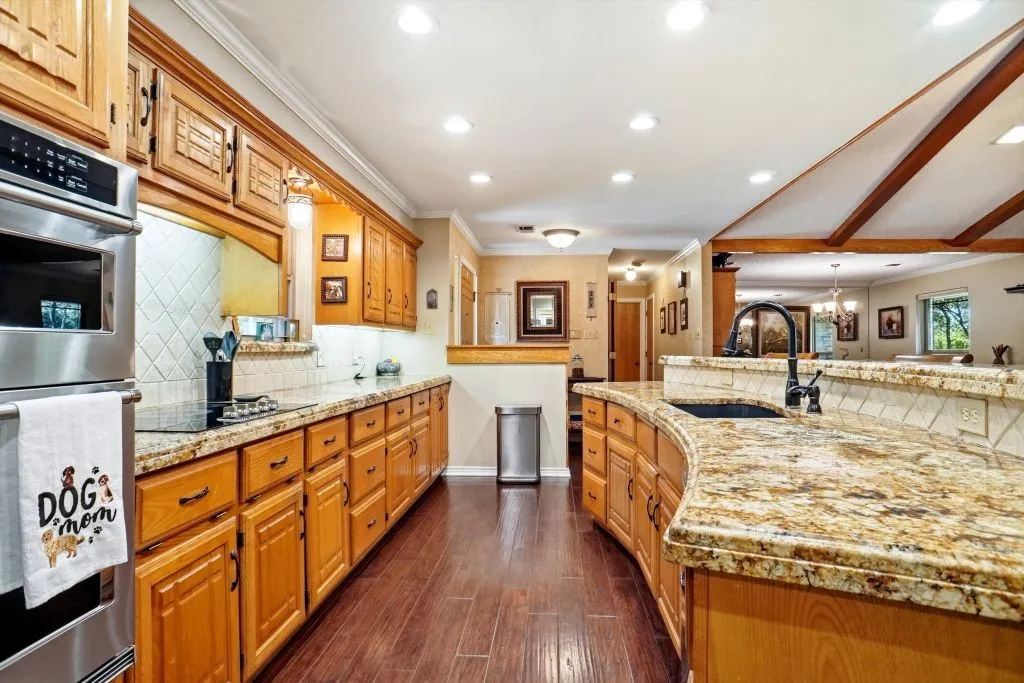Single Family Residence For Sale in Wood County , 665 Private Road 5881, Yantis, Texas 75497, 2 Bedroom, 3 Bathroom, 3 Garage spaces, 2,935 Sqft, built in 1985, Price $880,000, mls#21360865, Real Estate Agent in Yantis, Homes For Sale in Wood county, Homes For Sale in Yantis, Realtor in Yantis Texas, Real Estate Brokerage Independent Realty Texas, Luminita Cordes Realtor