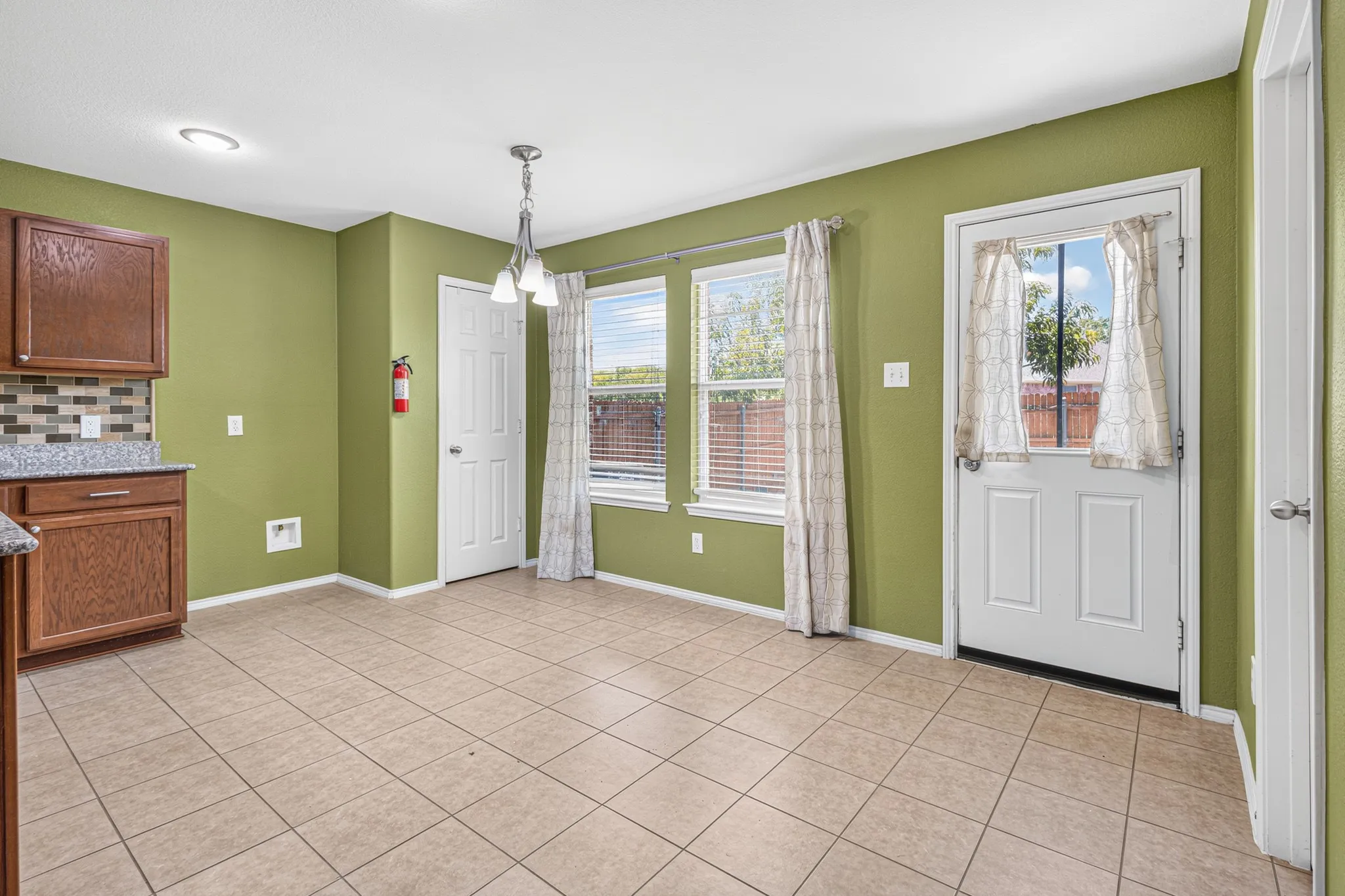 Single Family Residence For Rent in Collin County , 12947 Michelle Drive, Frisco, Texas 75035, 3 Bedroom, 2 Bathroom, 2 Garage spaces, 1,660 Sqft, built in 2011, mls#21360844, Real Estate Agent in Frisco, Homes For Rent in Collin county, Homes For Rent in Frisco, Realtor in Frisco Texas, Real Estate Brokerage Independent Realty Texas, Luminita Cordes Realtor