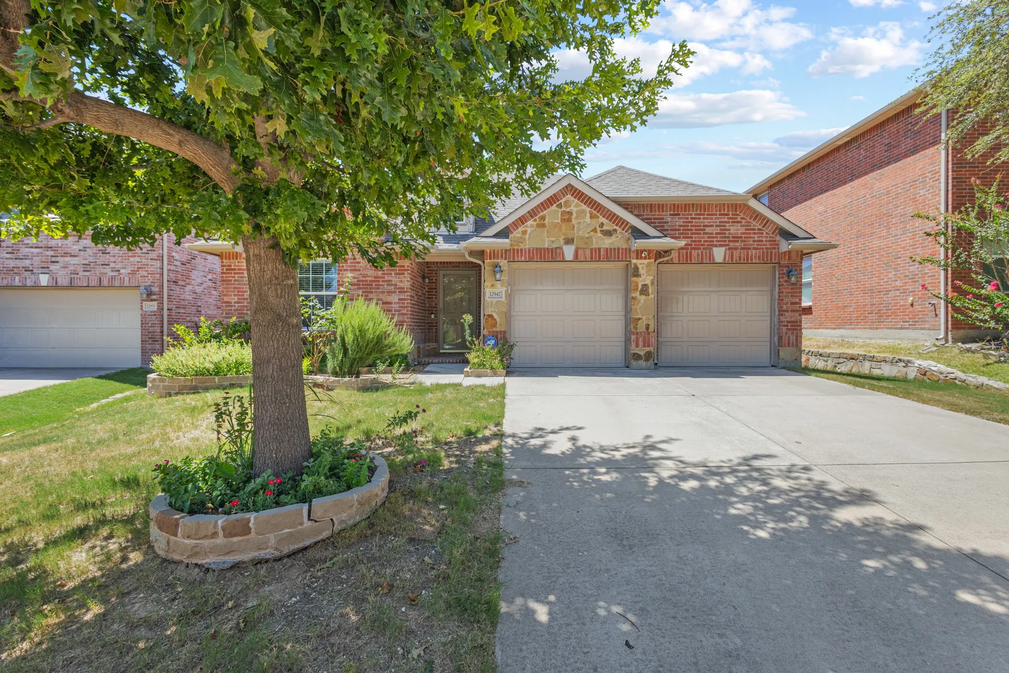 Single Family Residence For Rent in Collin County , 12947 Michelle Drive, Frisco, Texas 75035, 3 Bedroom, 2 Bathroom, 2 Garage spaces, 1,660 Sqft, built in 2011, mls#21360844, Real Estate Agent in Frisco, Homes For Rent in Collin county, Homes For Rent in Frisco, Realtor in Frisco Texas, Real Estate Brokerage Independent Realty Texas, Luminita Cordes Realtor