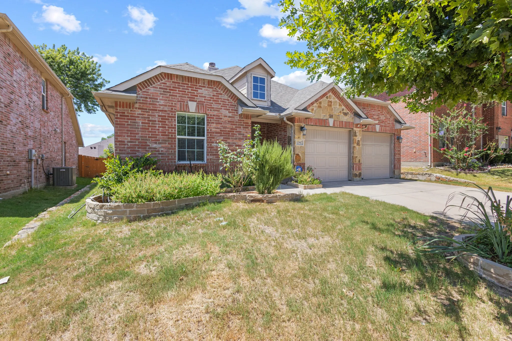 Single Family Residence For Rent in Collin County , 12947 Michelle Drive, Frisco, Texas 75035, 3 Bedroom, 2 Bathroom, 2 Garage spaces, 1,660 Sqft, built in 2011, mls#21360844, Real Estate Agent in Frisco, Homes For Rent in Collin county, Homes For Rent in Frisco, Realtor in Frisco Texas, Real Estate Brokerage Independent Realty Texas, Luminita Cordes Realtor