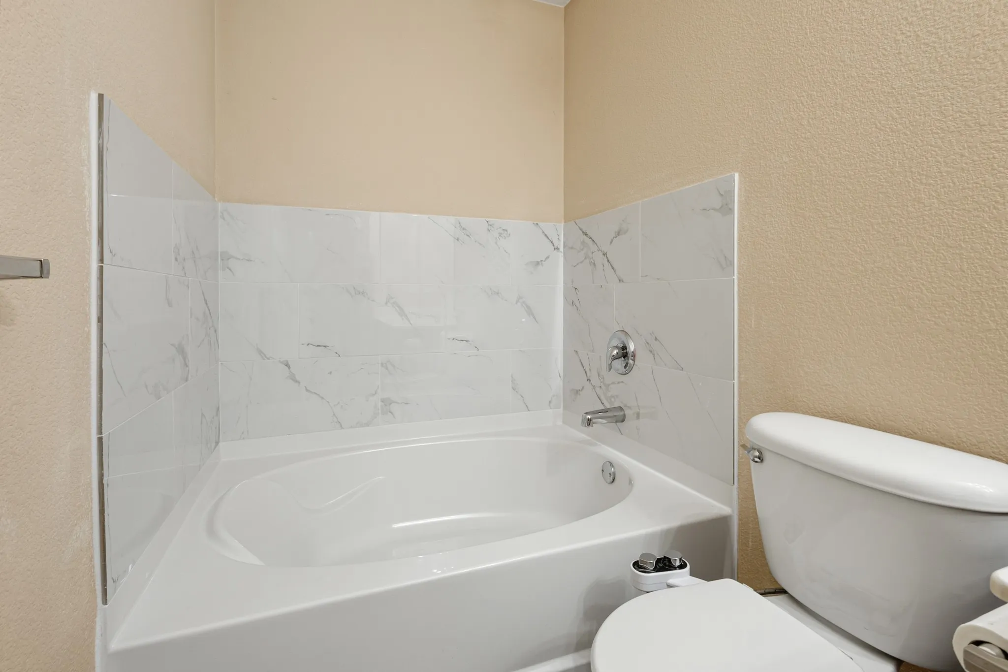 Single Family Residence For Rent in Collin County , 12947 Michelle Drive, Frisco, Texas 75035, 3 Bedroom, 2 Bathroom, 2 Garage spaces, 1,660 Sqft, built in 2011, mls#21360844, Real Estate Agent in Frisco, Homes For Rent in Collin county, Homes For Rent in Frisco, Realtor in Frisco Texas, Real Estate Brokerage Independent Realty Texas, Luminita Cordes Realtor