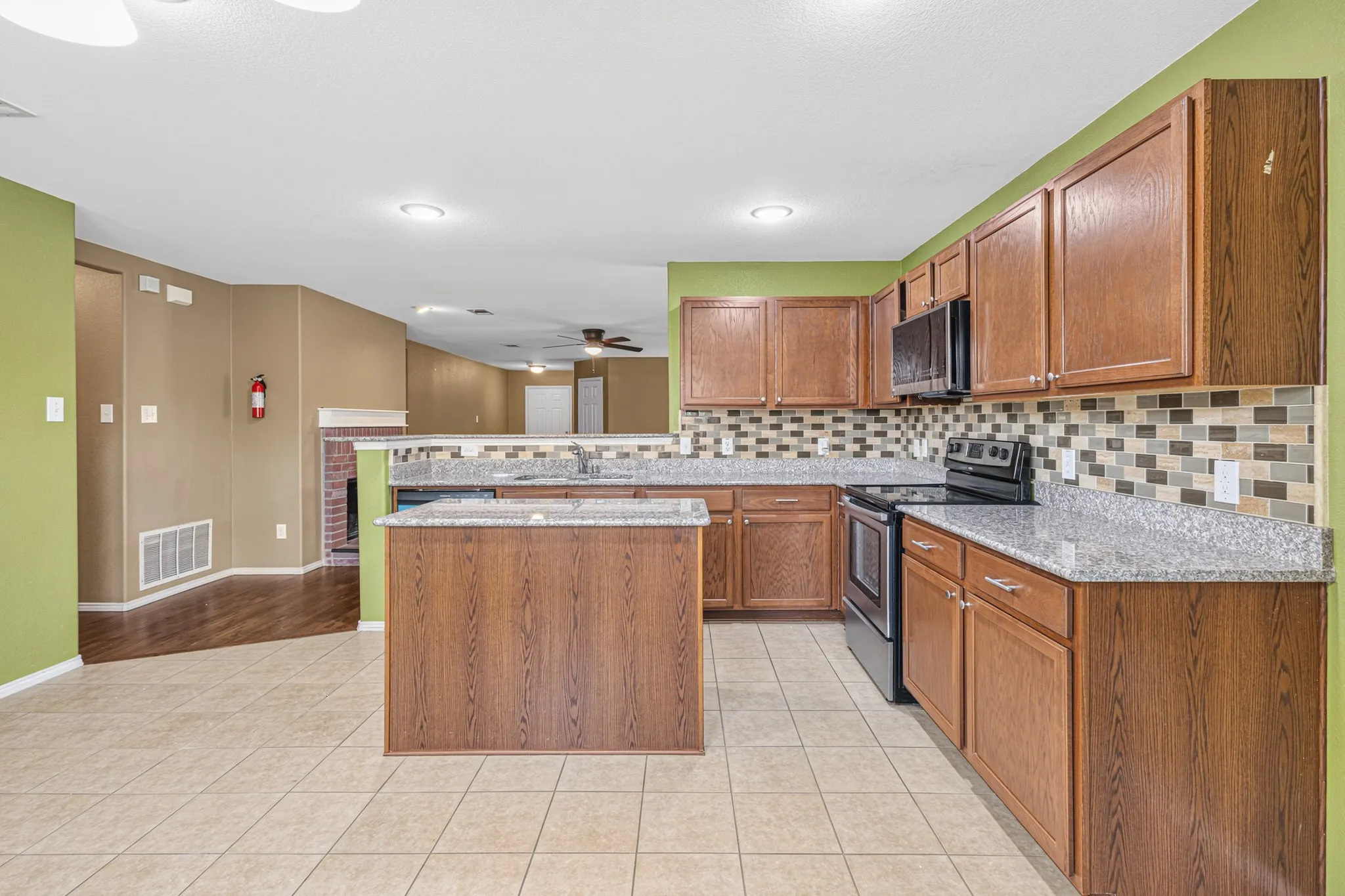 Single Family Residence For Rent in Collin County , 12947 Michelle Drive, Frisco, Texas 75035, 3 Bedroom, 2 Bathroom, 2 Garage spaces, 1,660 Sqft, built in 2011, mls#21360844, Real Estate Agent in Frisco, Homes For Rent in Collin county, Homes For Rent in Frisco, Realtor in Frisco Texas, Real Estate Brokerage Independent Realty Texas, Luminita Cordes Realtor