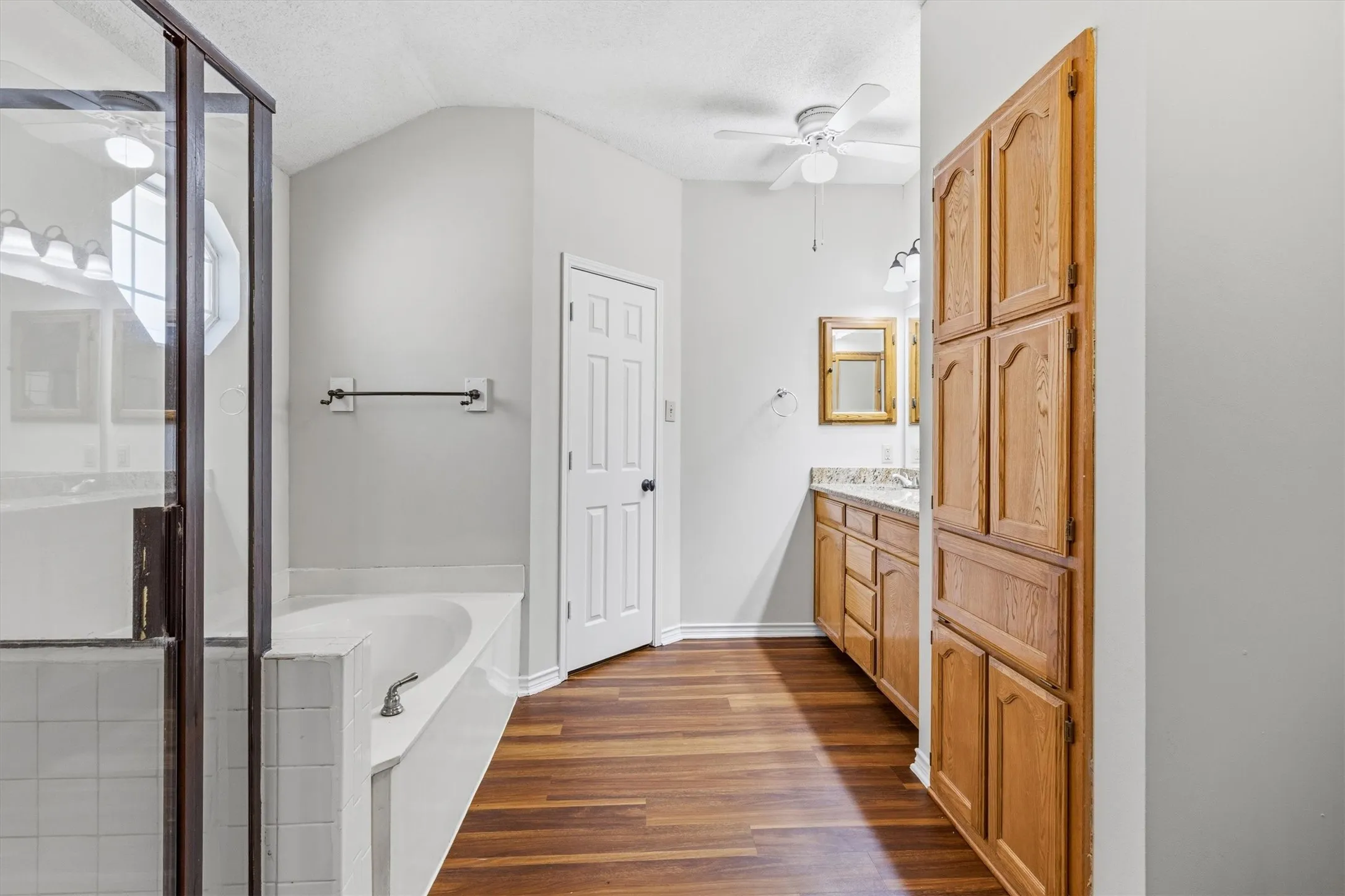 Single Family Residence For Rent in Dallas County , 5106 Lee Hutson Lane, Sachse, Texas 75048, 3 Bedroom, 2 Bathroom, 2 Garage spaces, 1,582 Sqft, built in 1993, mls#21360872, Real Estate Agent in Sachse, Homes For Rent in Dallas county, Homes For Rent in Sachse, Realtor in Sachse Texas, Real Estate Brokerage Independent Realty Texas, Luminita Cordes Realtor