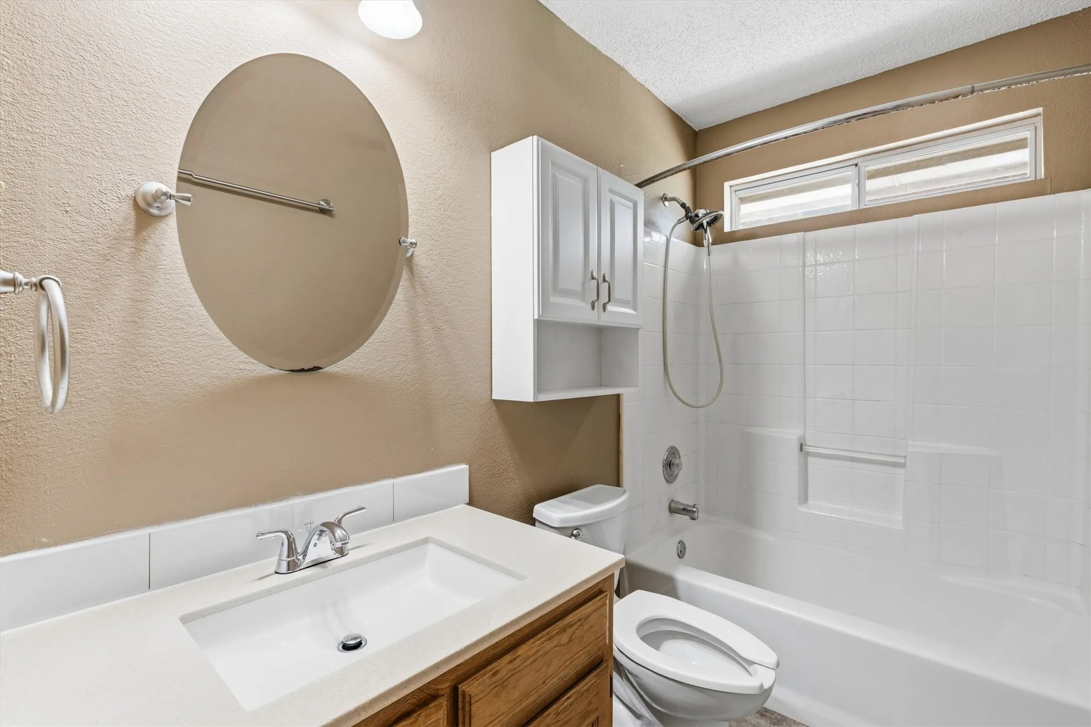 Single Family Residence For Rent in Dallas County , 5106 Lee Hutson Lane, Sachse, Texas 75048, 3 Bedroom, 2 Bathroom, 2 Garage spaces, 1,582 Sqft, built in 1993, mls#21360872, Real Estate Agent in Sachse, Homes For Rent in Dallas county, Homes For Rent in Sachse, Realtor in Sachse Texas, Real Estate Brokerage Independent Realty Texas, Luminita Cordes Realtor