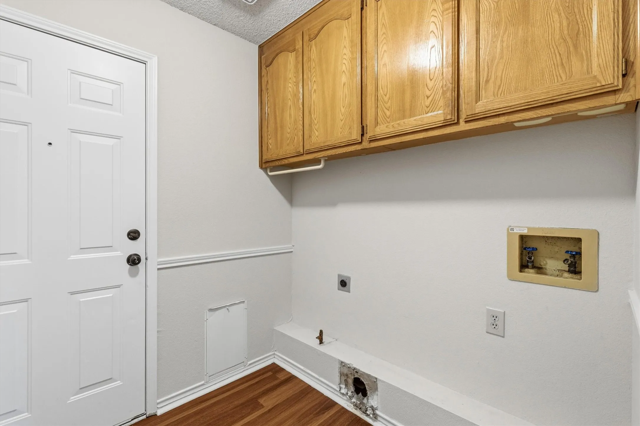 Single Family Residence For Rent in Dallas County , 5106 Lee Hutson Lane, Sachse, Texas 75048, 3 Bedroom, 2 Bathroom, 2 Garage spaces, 1,582 Sqft, built in 1993, mls#21360872, Real Estate Agent in Sachse, Homes For Rent in Dallas county, Homes For Rent in Sachse, Realtor in Sachse Texas, Real Estate Brokerage Independent Realty Texas, Luminita Cordes Realtor